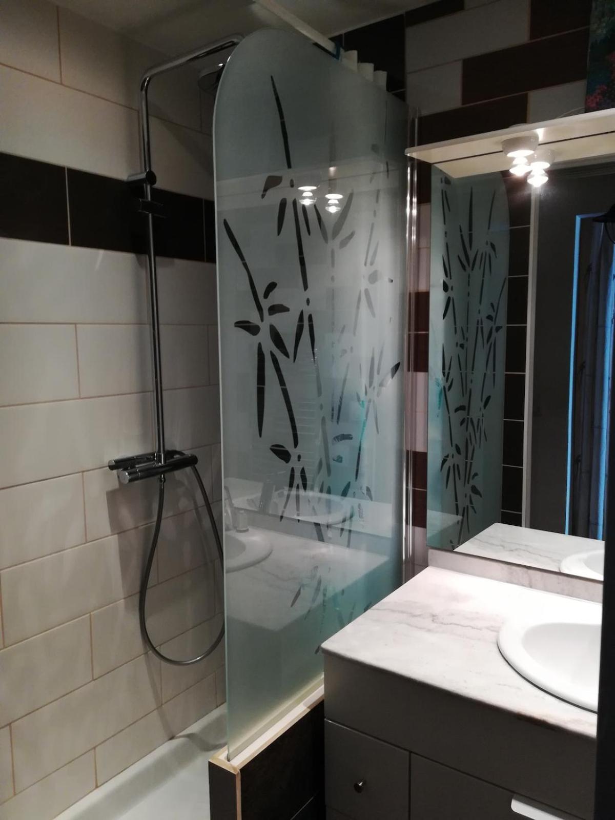 Cosy F1 Avec Grande Terrasse A 2 Pas Du Tramway Nice