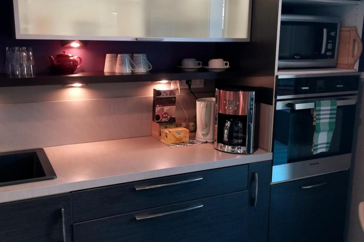 Cosy F1 Avec Grande Terrasse A 2 Pas Du Tramway * Nice