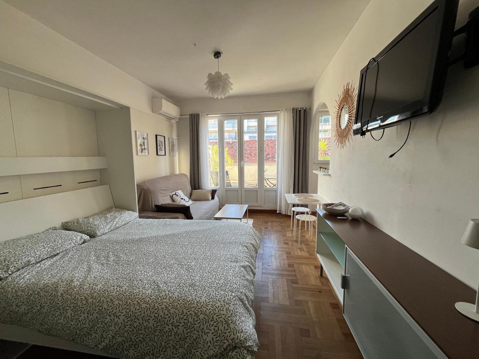 Apartment With Large Terrace Sea View 4th Floor Nice