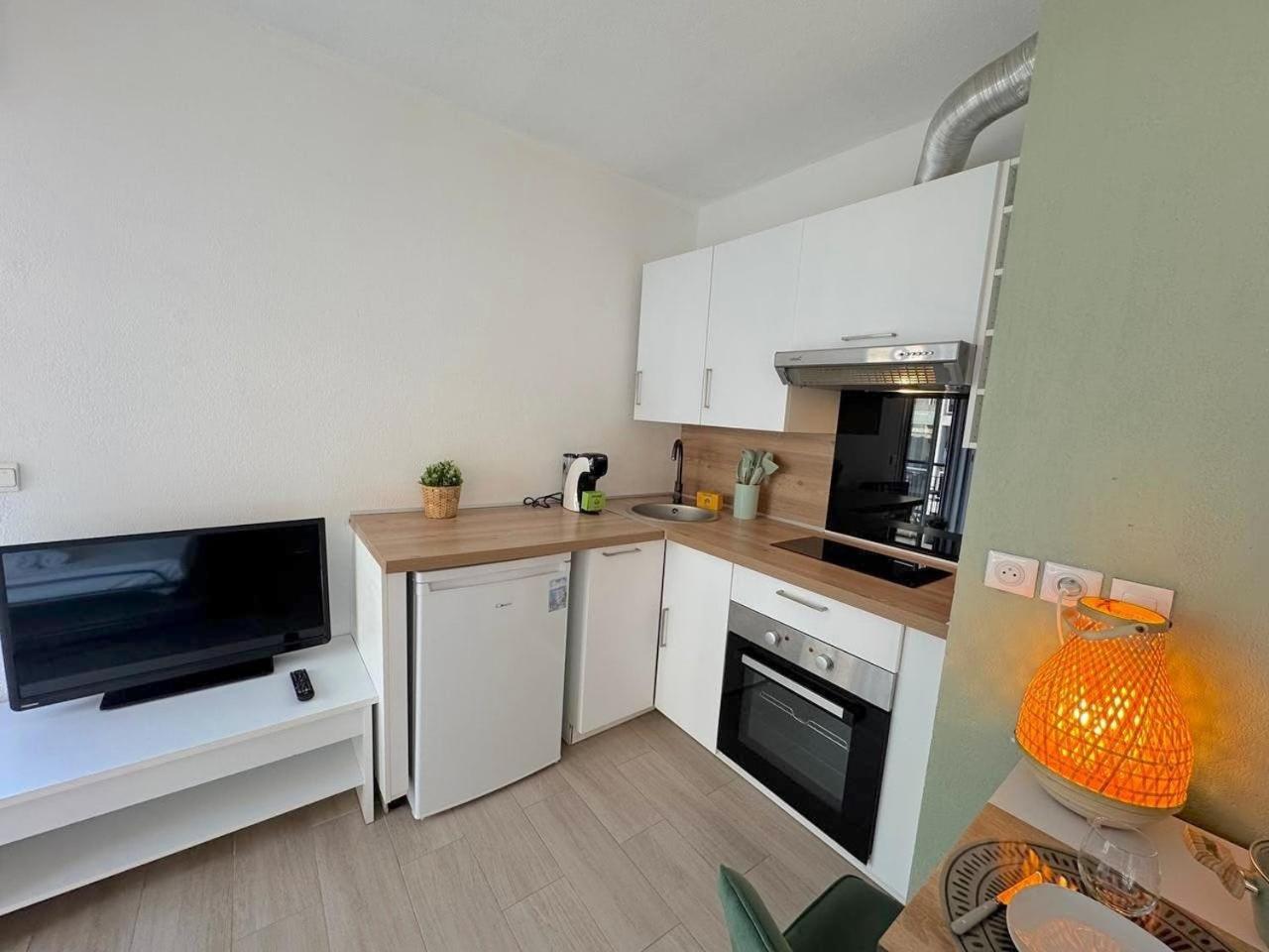 Calme Et Ensoleille Balcon Quartier Port Apartment Nice