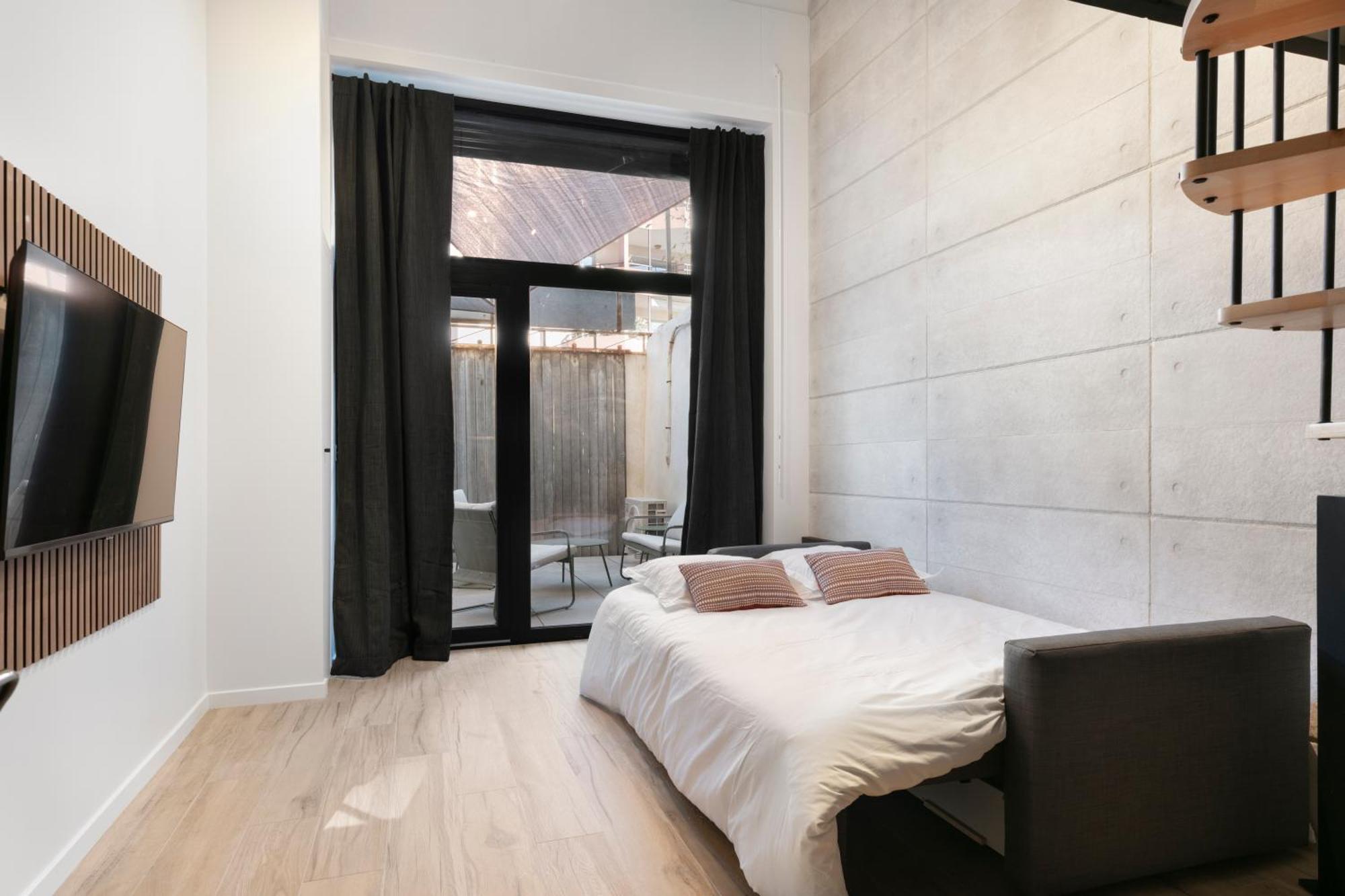 Loft Industriel Avec Terrasse Et Filet Suspendu A Cimiez Nice