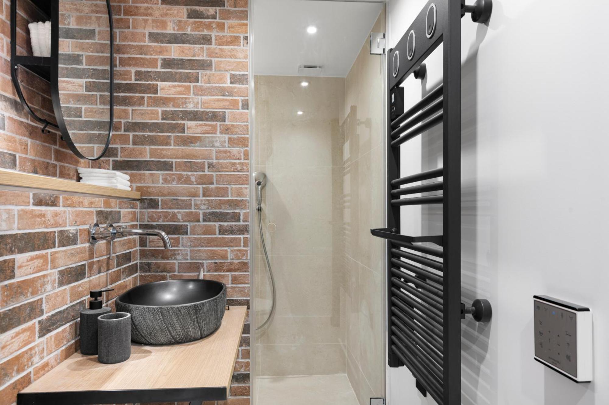 Loft Industriel Avec Terrasse Et Filet Suspendu A Cimiez Nice