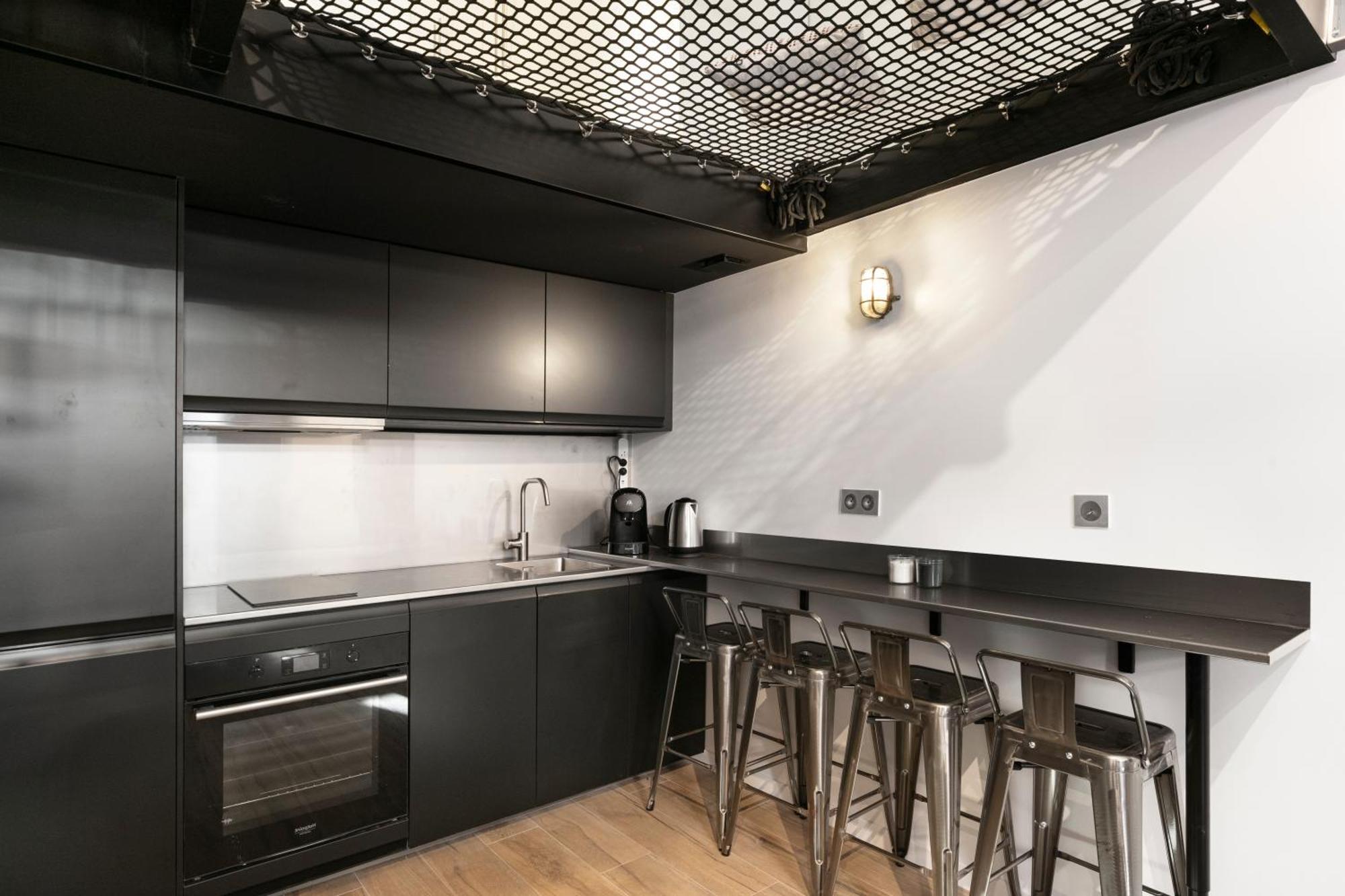 Loft Industriel Avec Terrasse Et Filet Suspendu A Cimiez Apartment Nice