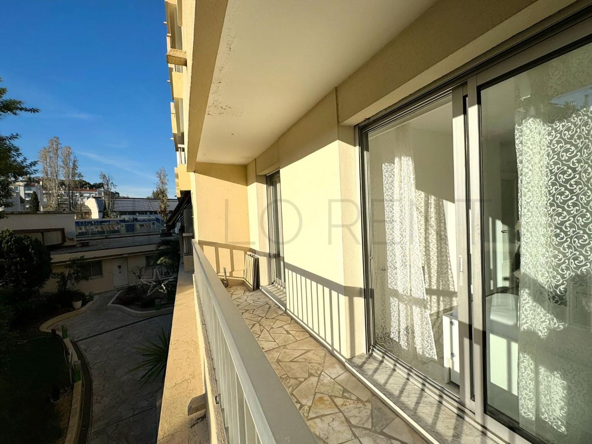 Superbe 3 Pieces 100m De La Apartamento