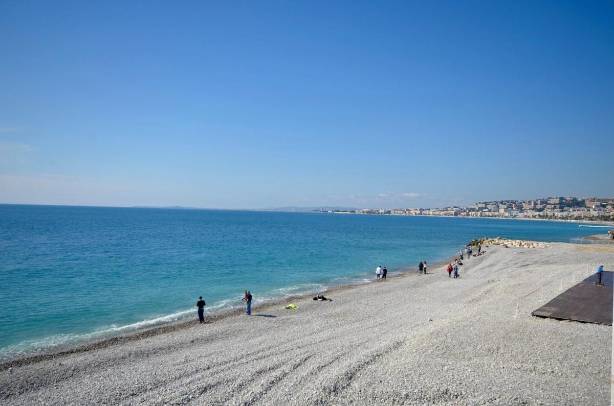 Centre Negresco 2 Pieces Calme A 150 M Des Plages Et Zone Pietonne, Parking Couvert *