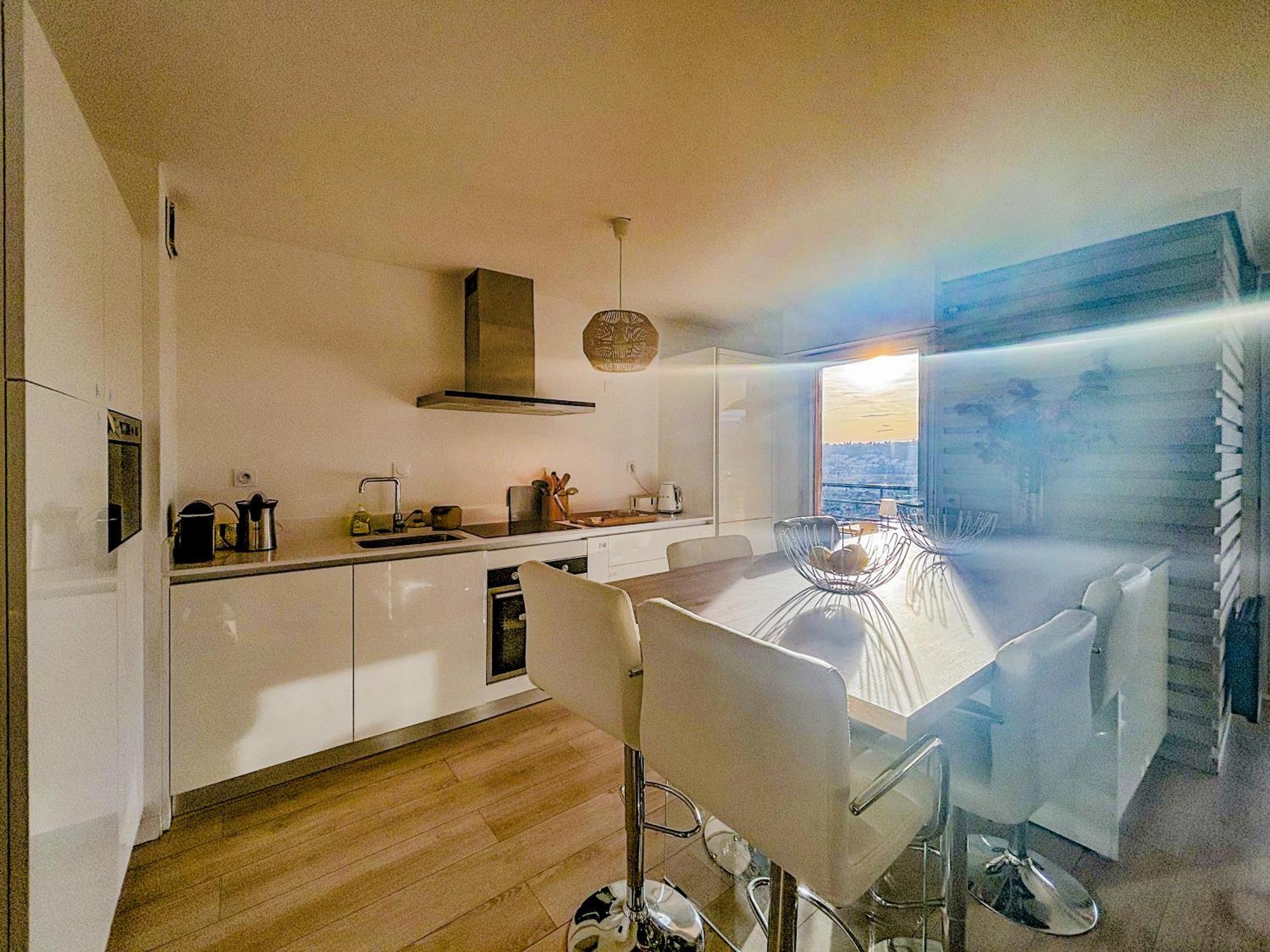 Evasion Vue - Wifi, Piscine, Parking, 4pers Nice