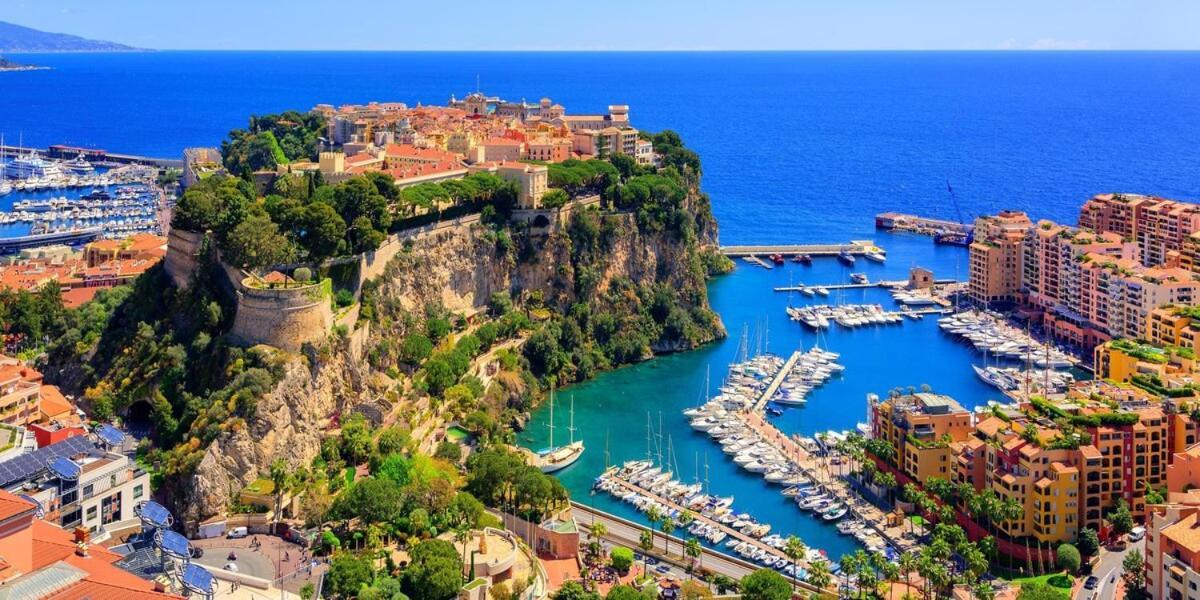 Ancienne Batisse En Plein Coeur Du Port Avec Clim Appartement