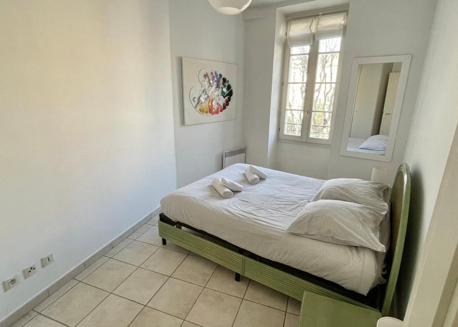 Place Grimaldi, Close To And Restaurants, With Balcony Apartment *