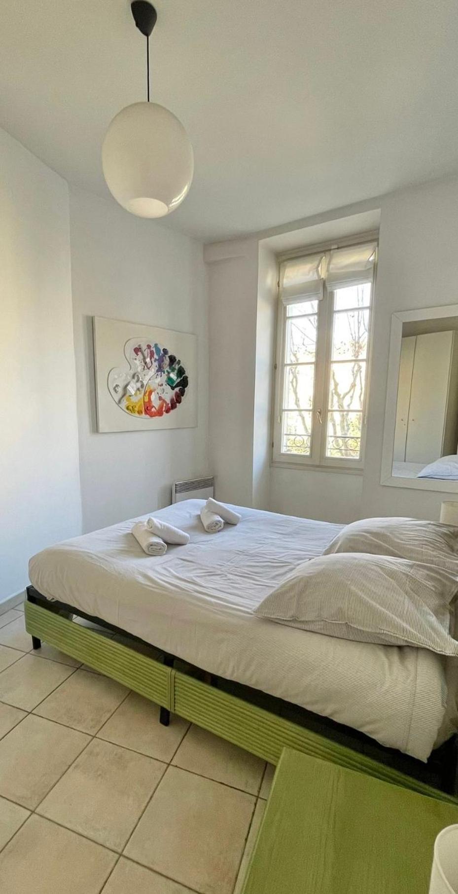 Place Grimaldi, Close To And Restaurants, With Balcony Apartment *