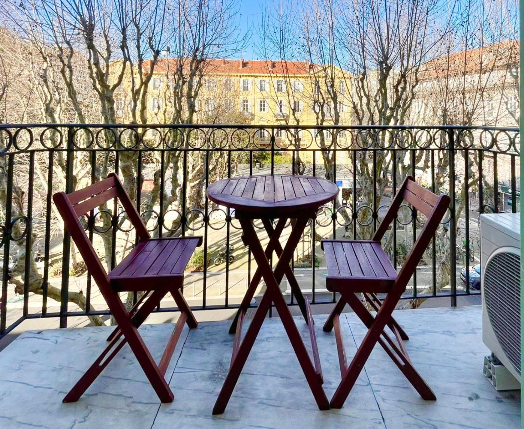 Place Grimaldi, Close To And Restaurants, With Balcony *