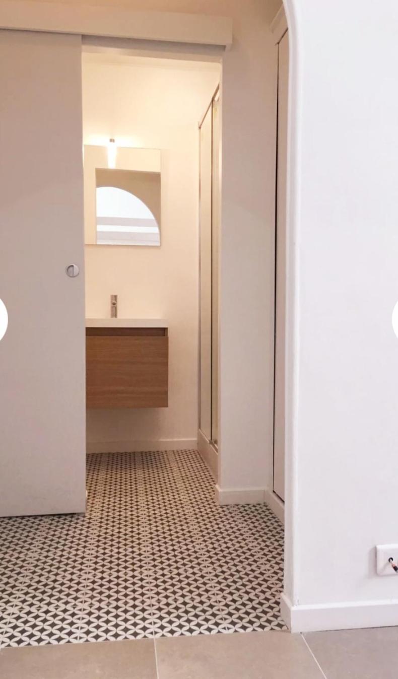 Studio Renove Climatise Tout Confort - Lit Queen Size - Emplacement Ideal Pres Des Plages