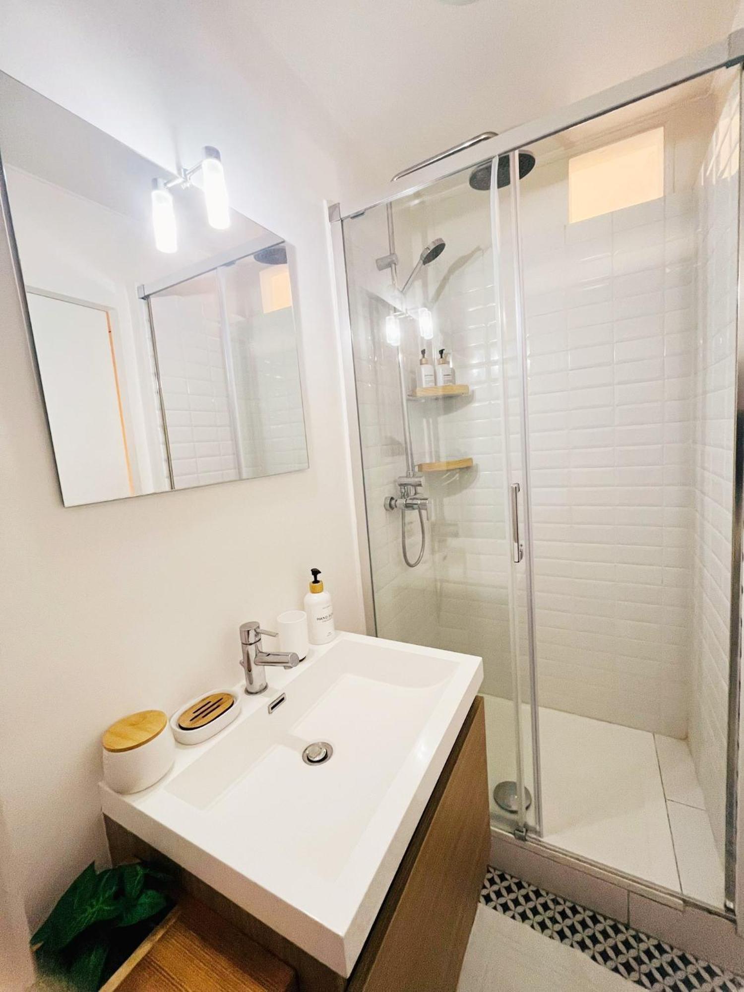 Apartment Climatise Renove -lit Queen Size Nice