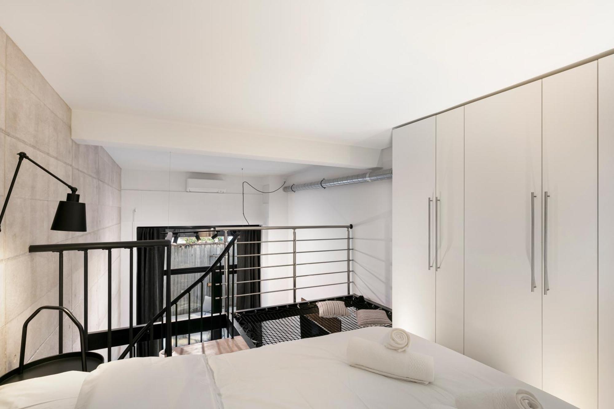 Loft Industriel Avec Terrasse Et Filet Suspendu A Cimiez * Nice