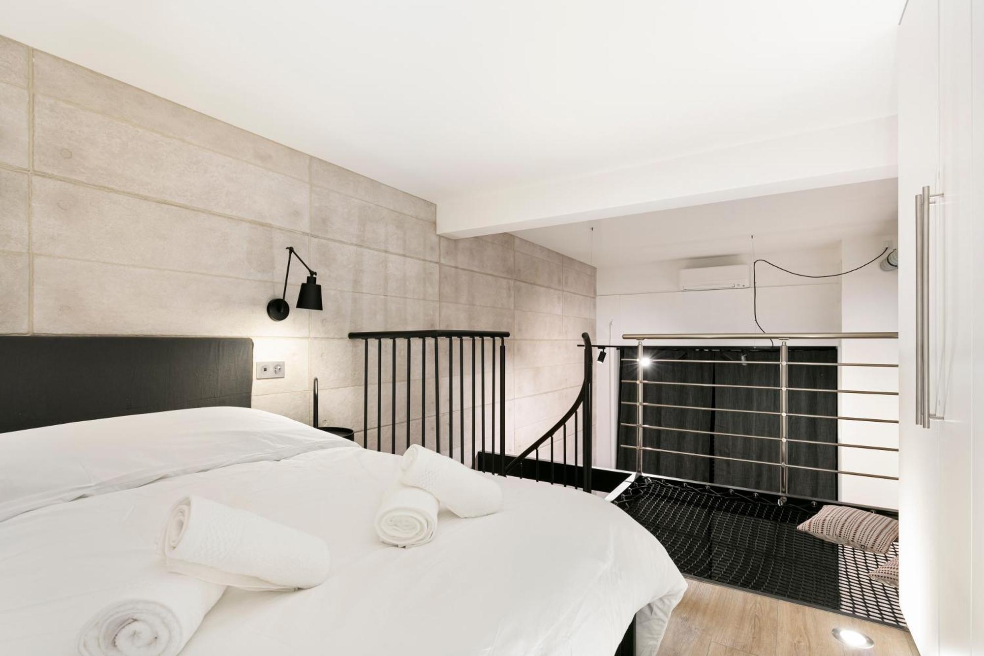 Loft Industriel Avec Terrasse Et Filet Suspendu A Cimiez Apartment *