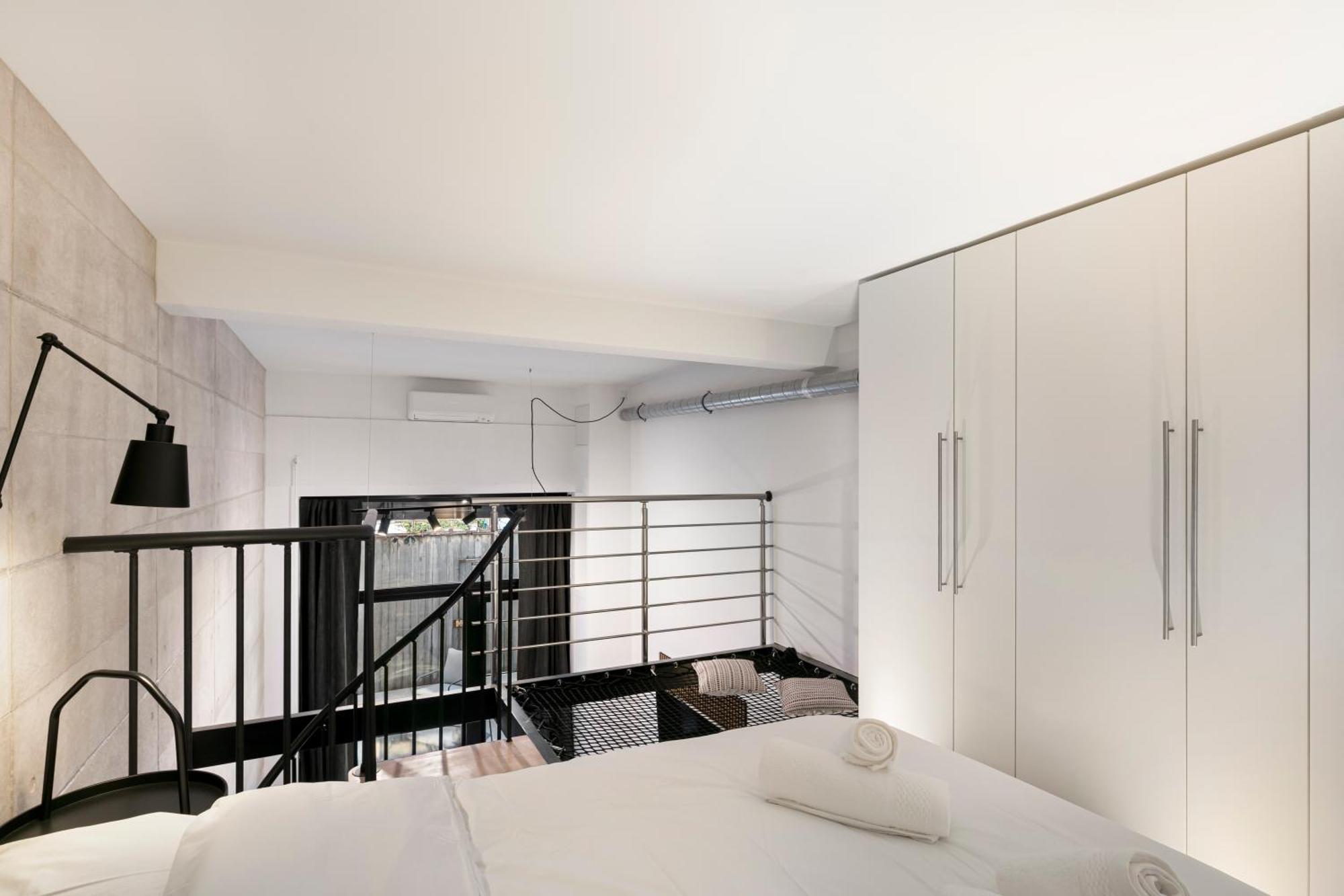 Loft Industriel Avec Terrasse Et Filet Suspendu A Cimiez Apartment Nice