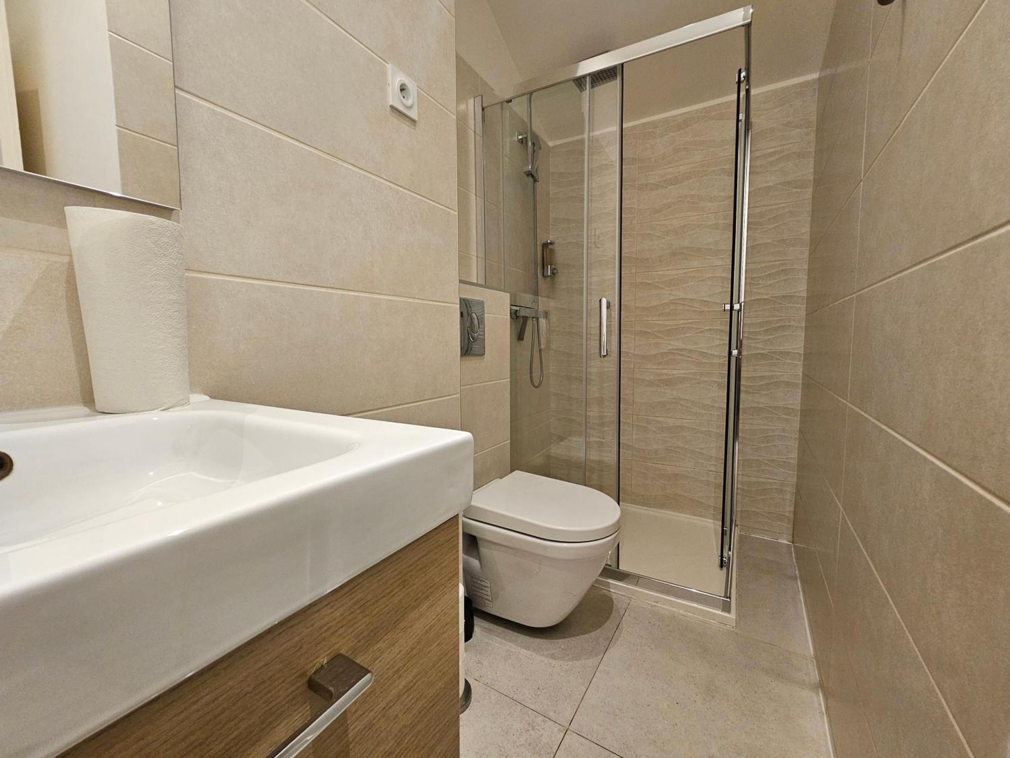 Centre De : Renove, Climatise Et Calme Apartment Nice