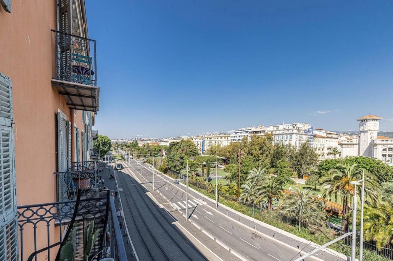 Apartment 2 Chambres, Balcons, Vue Imprenable, Climatisation - Palace Bleu