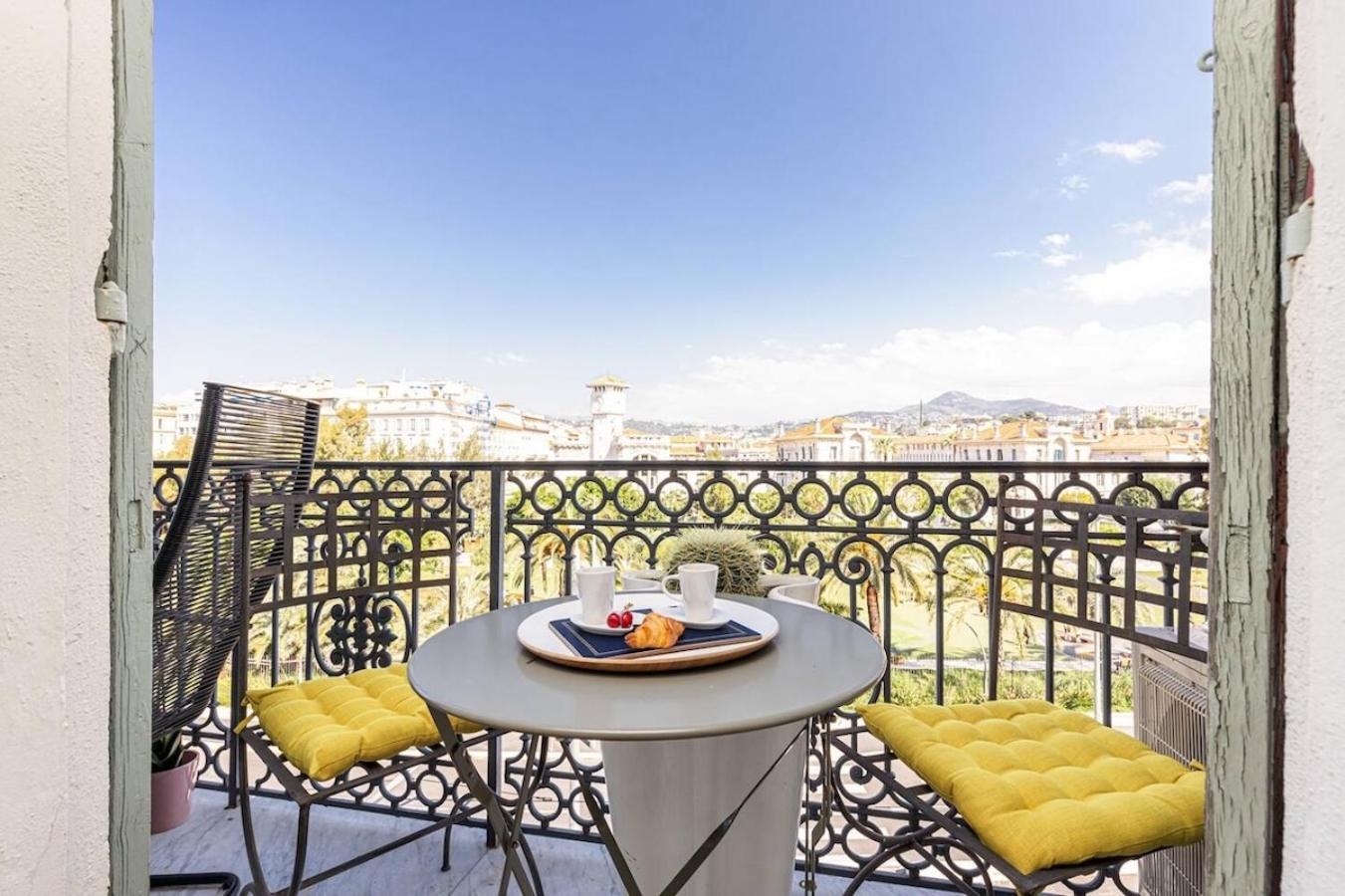2 Chambres, Balcons, Vue Imprenable, Climatisation - Palace Bleu