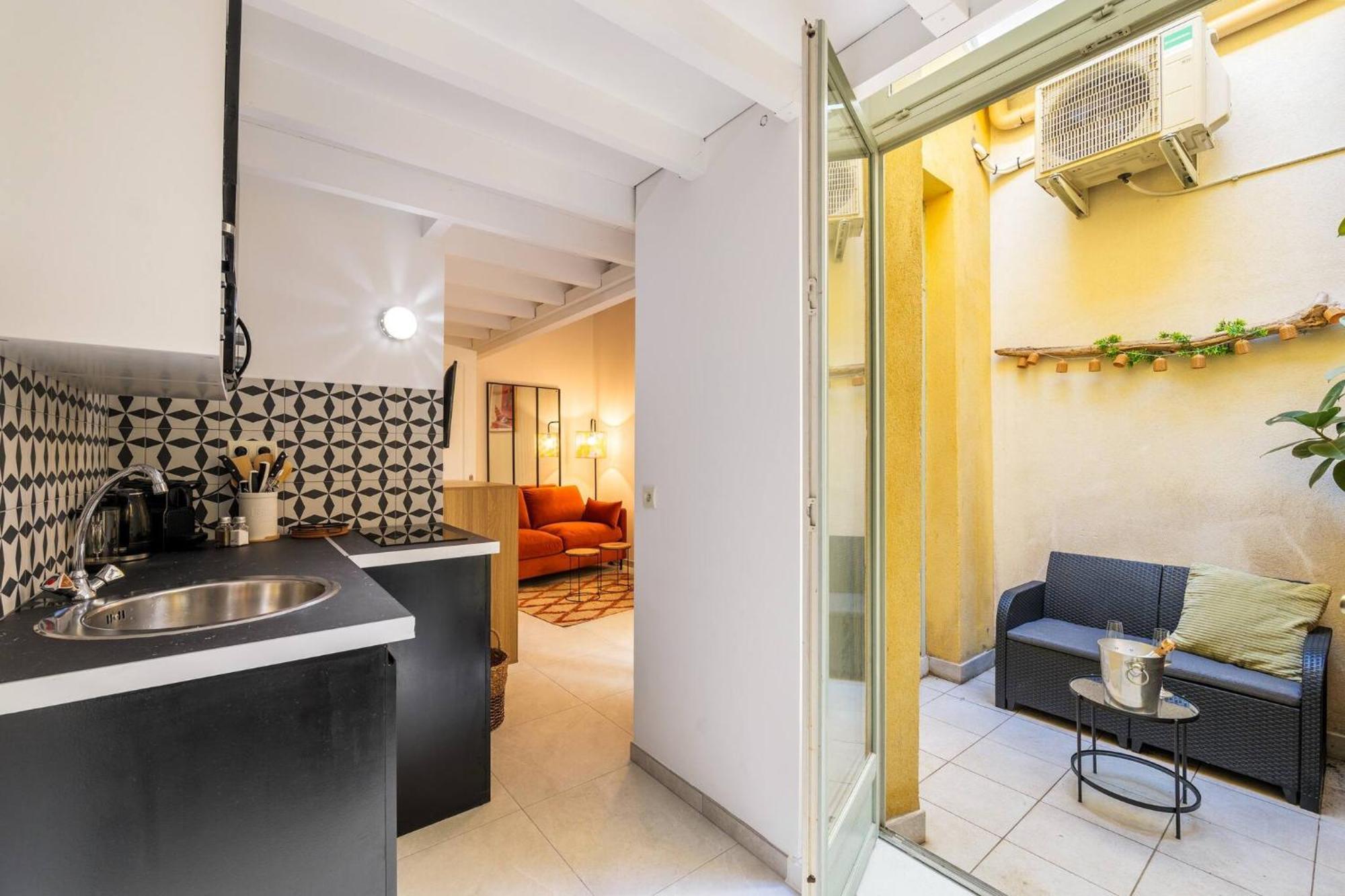 Apartment Jolie Duplex Avec Patio *