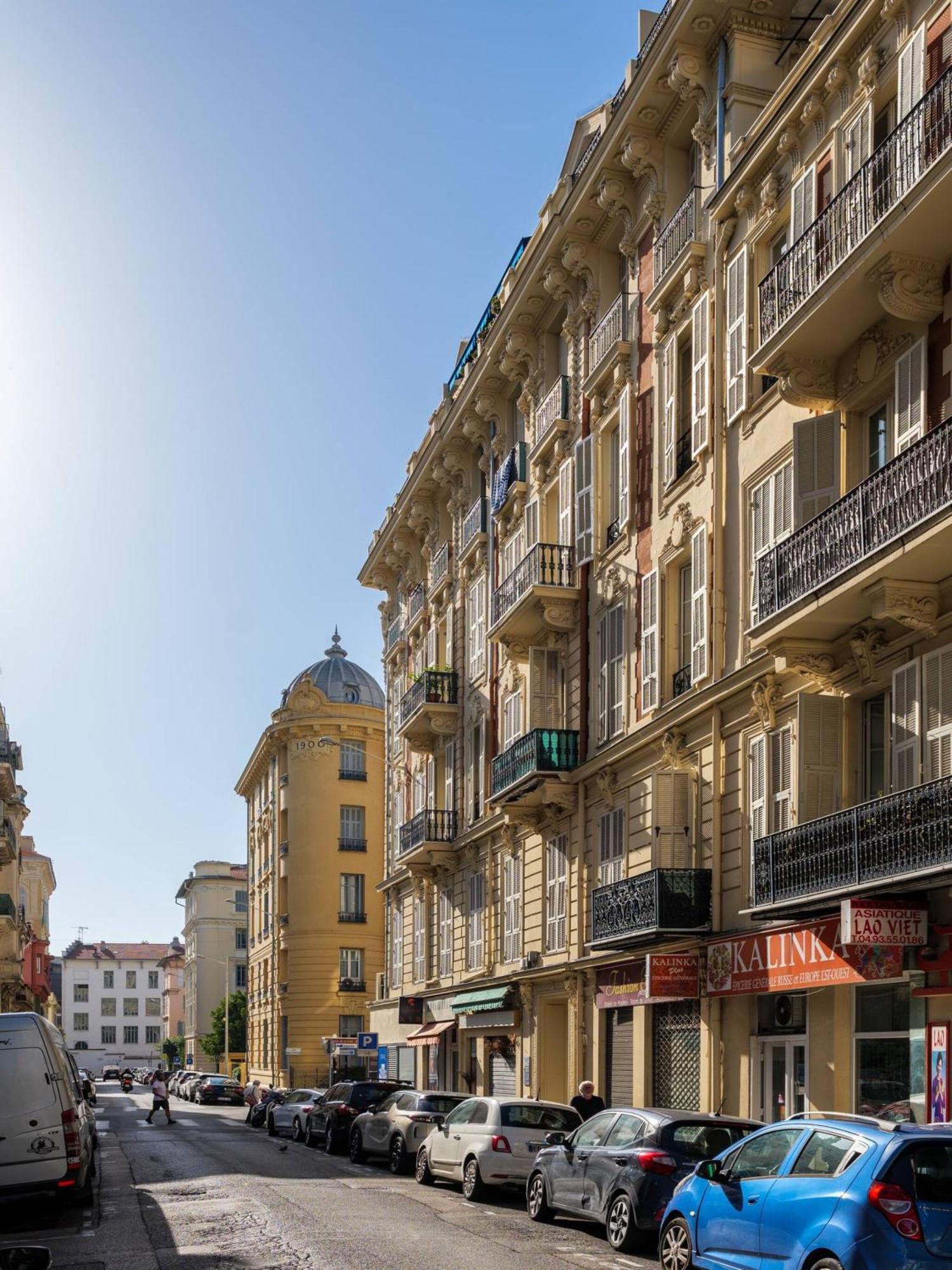 Jolie Duplex Avec Patio Apartment *