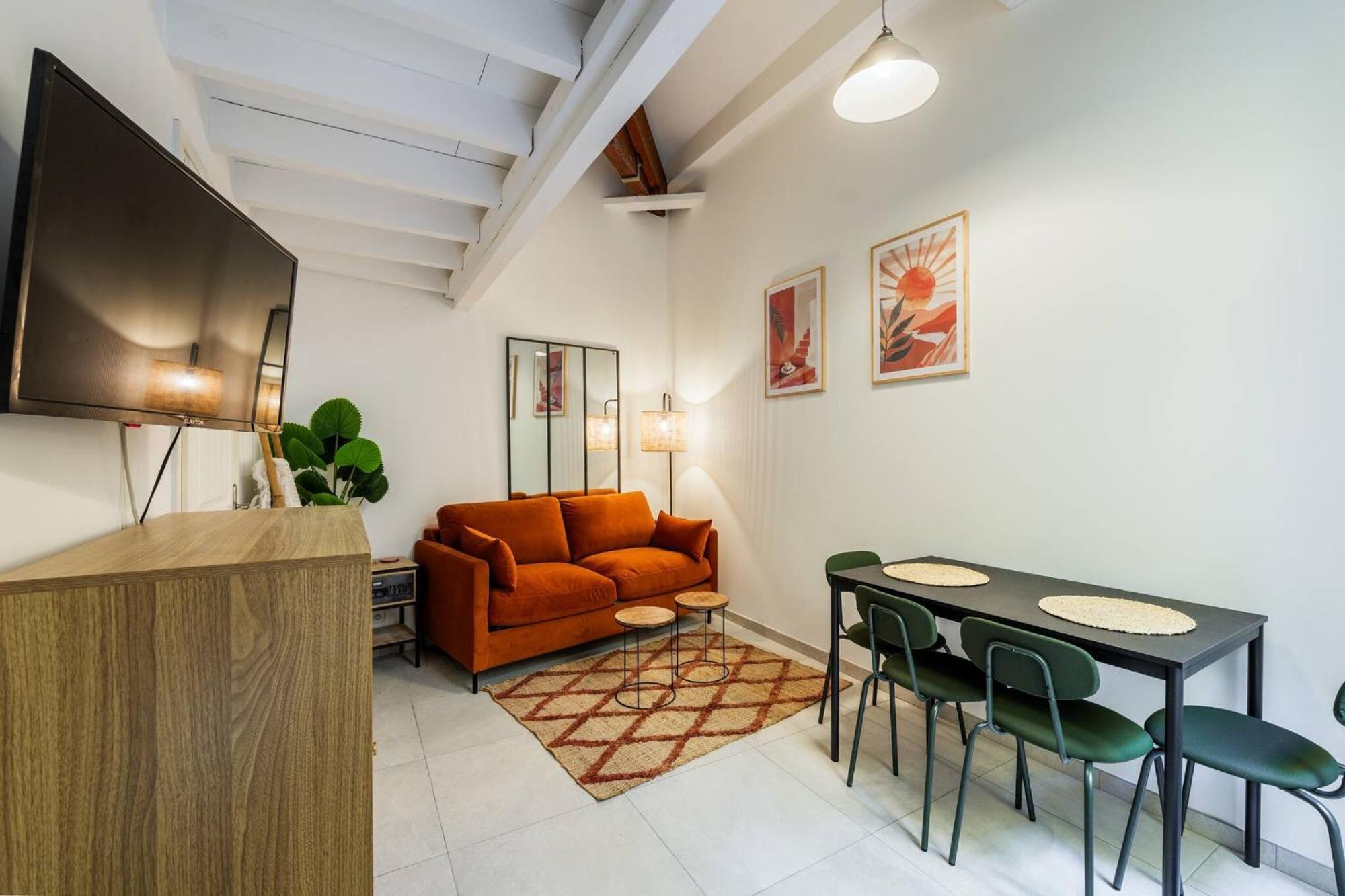 Apartment Jolie Duplex Avec Patio *