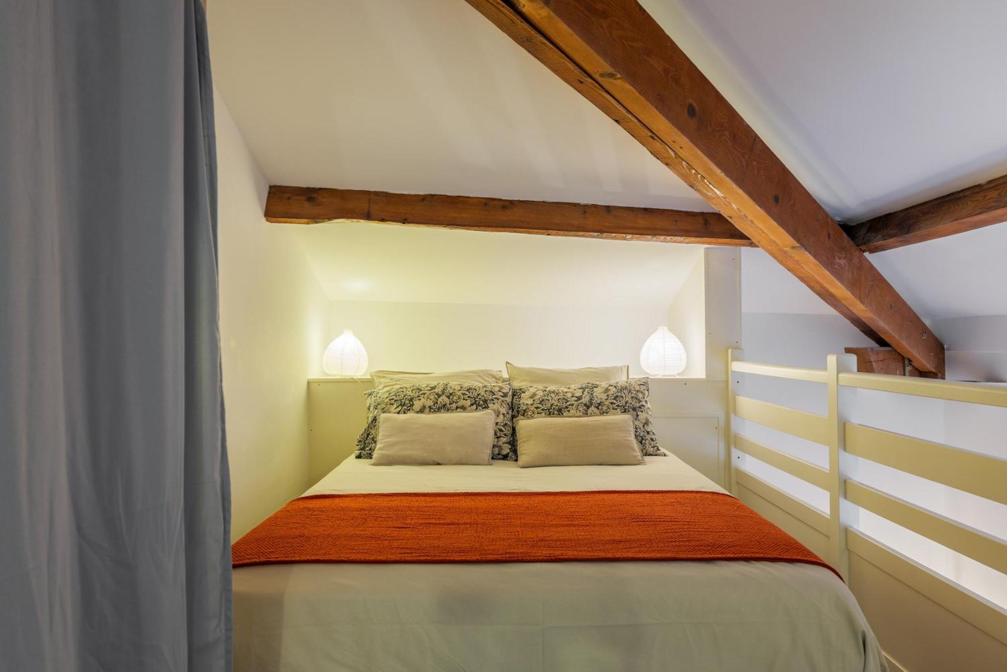 Jolie Duplex Avec Patio *