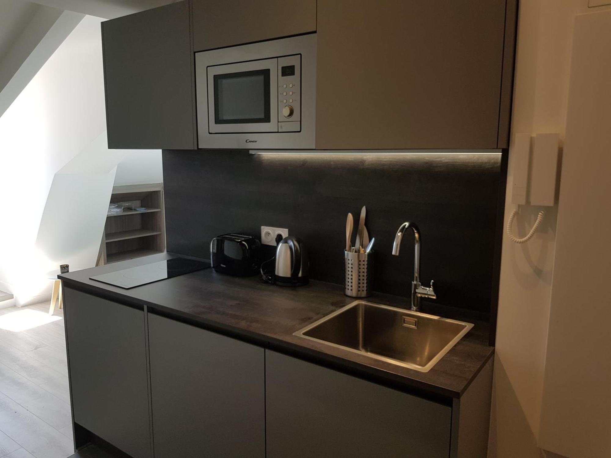 Apartment Centre De : Renove, Climatise Et Calme *