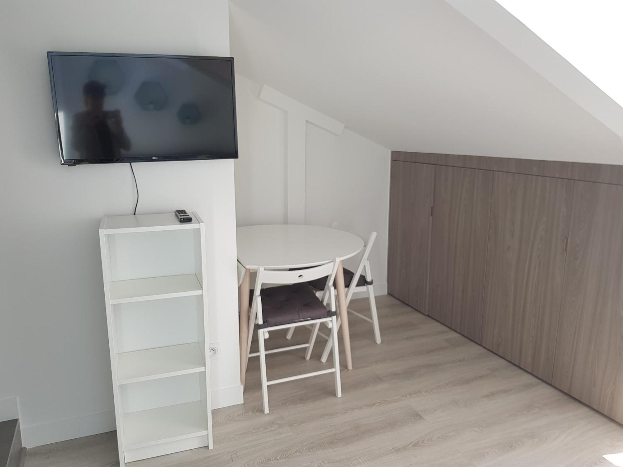 Centre De : Renove, Climatise Et Calme Nice