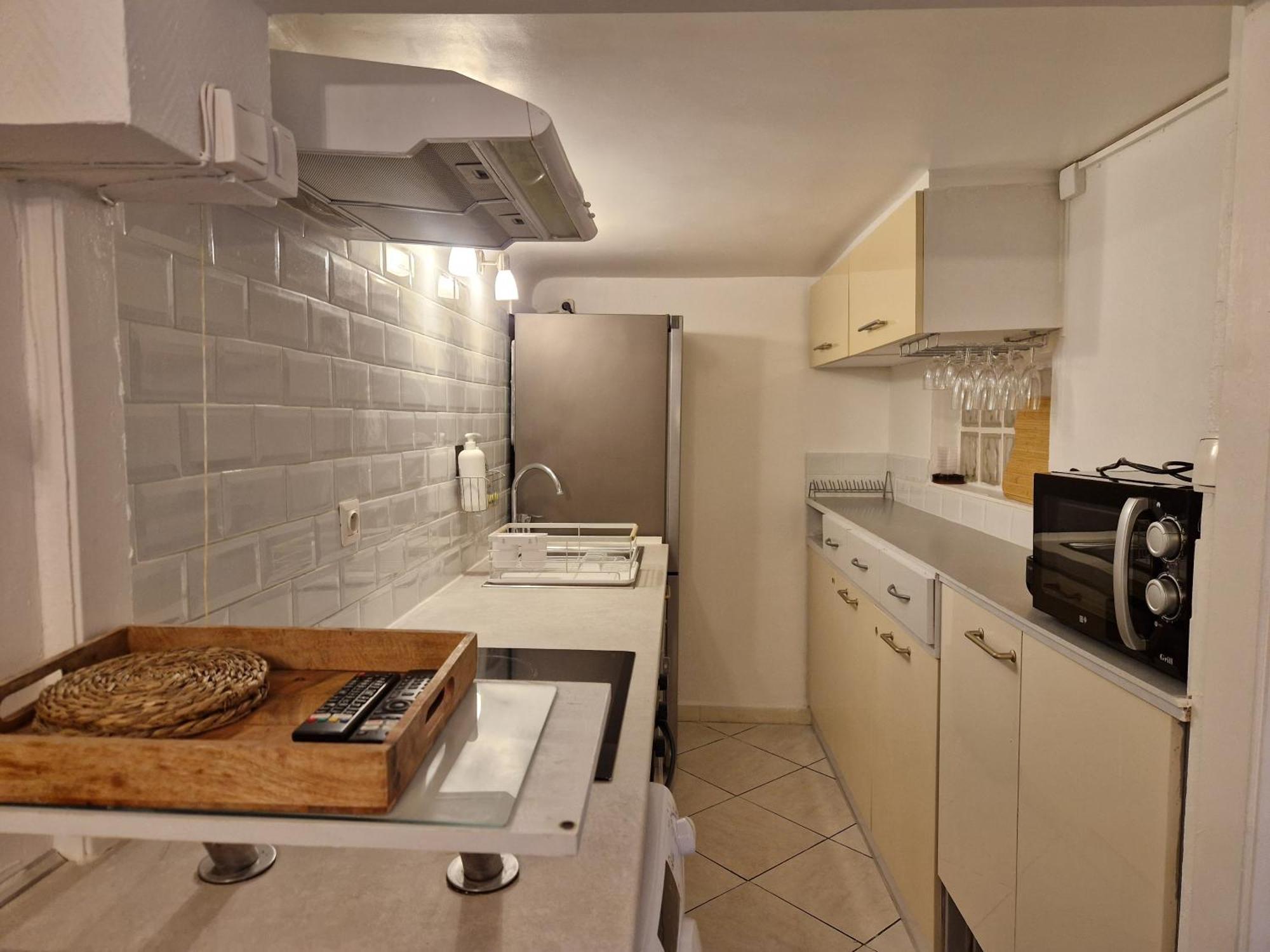 Le Cosy - Renovated In Place Massena Apartment *