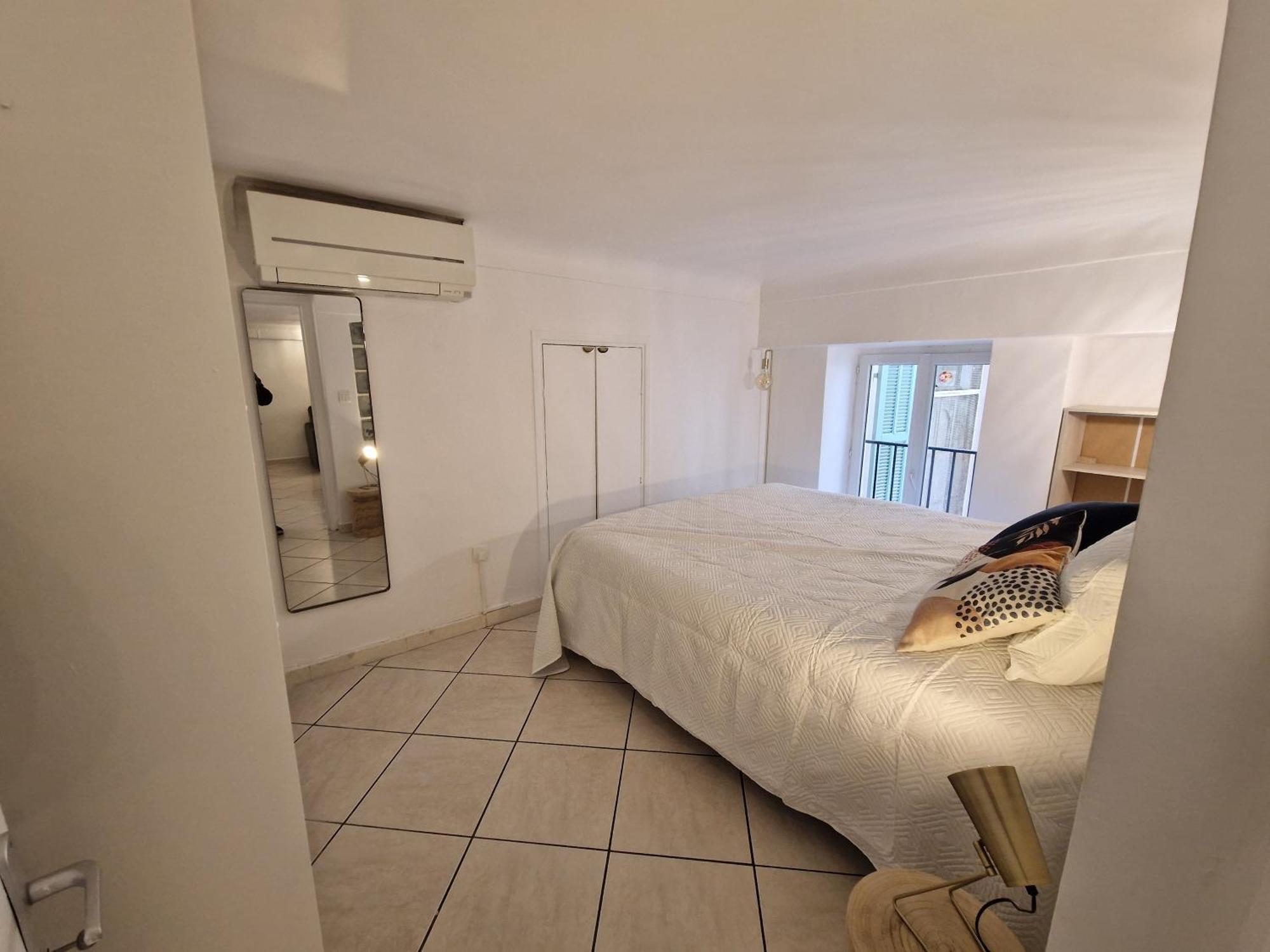 Le Cosy - Renovated In Place Massena Apartment Nice