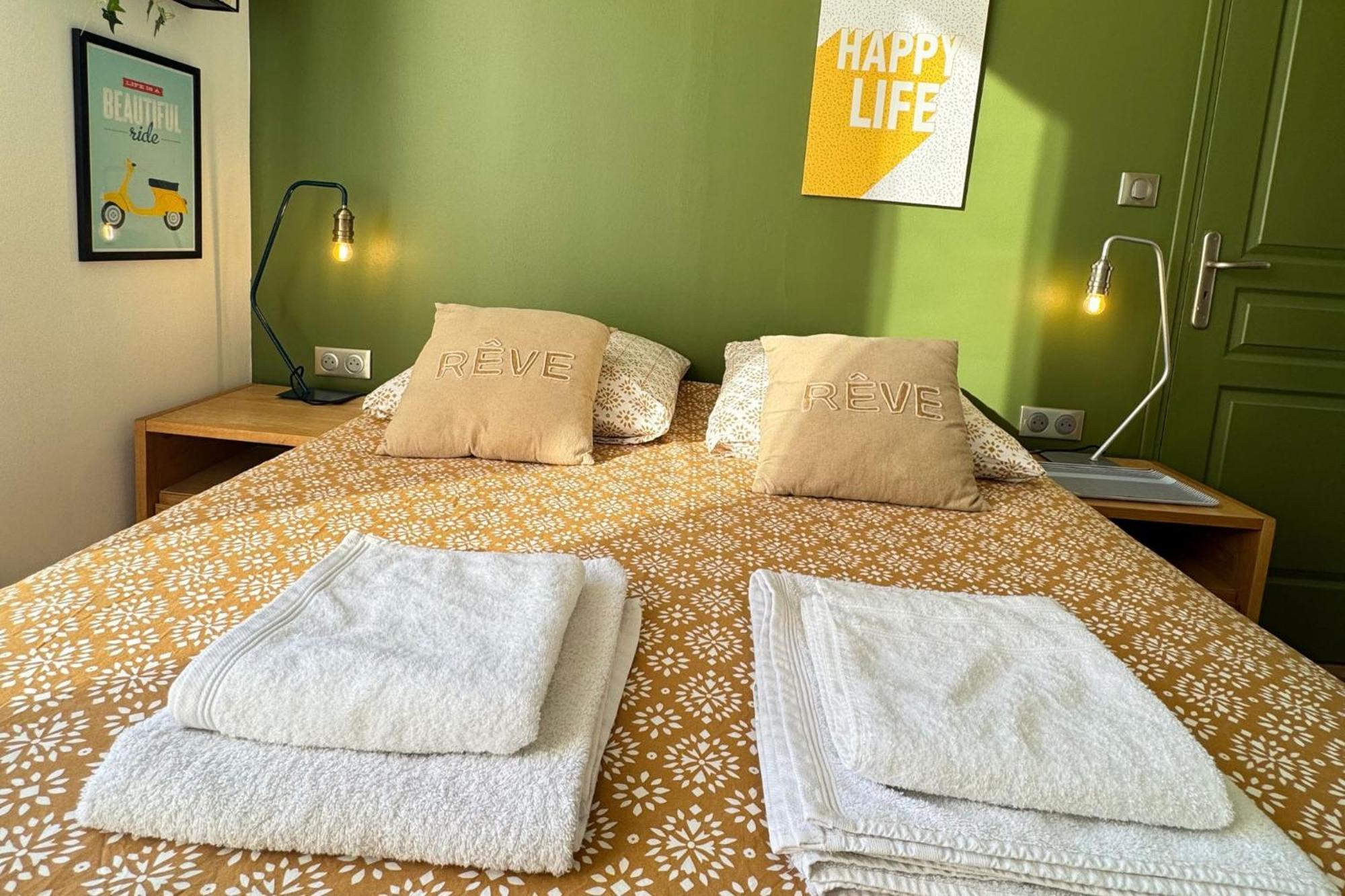 Cosy Cocoon Place Massena Apartment *