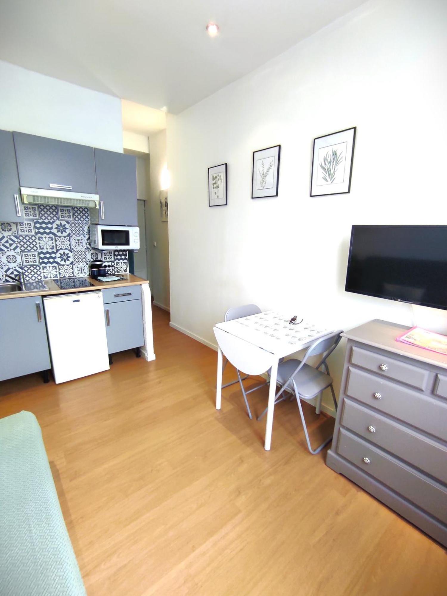 Le Petit Oasis Dans Maison Nicoise Calme Proche Apartment