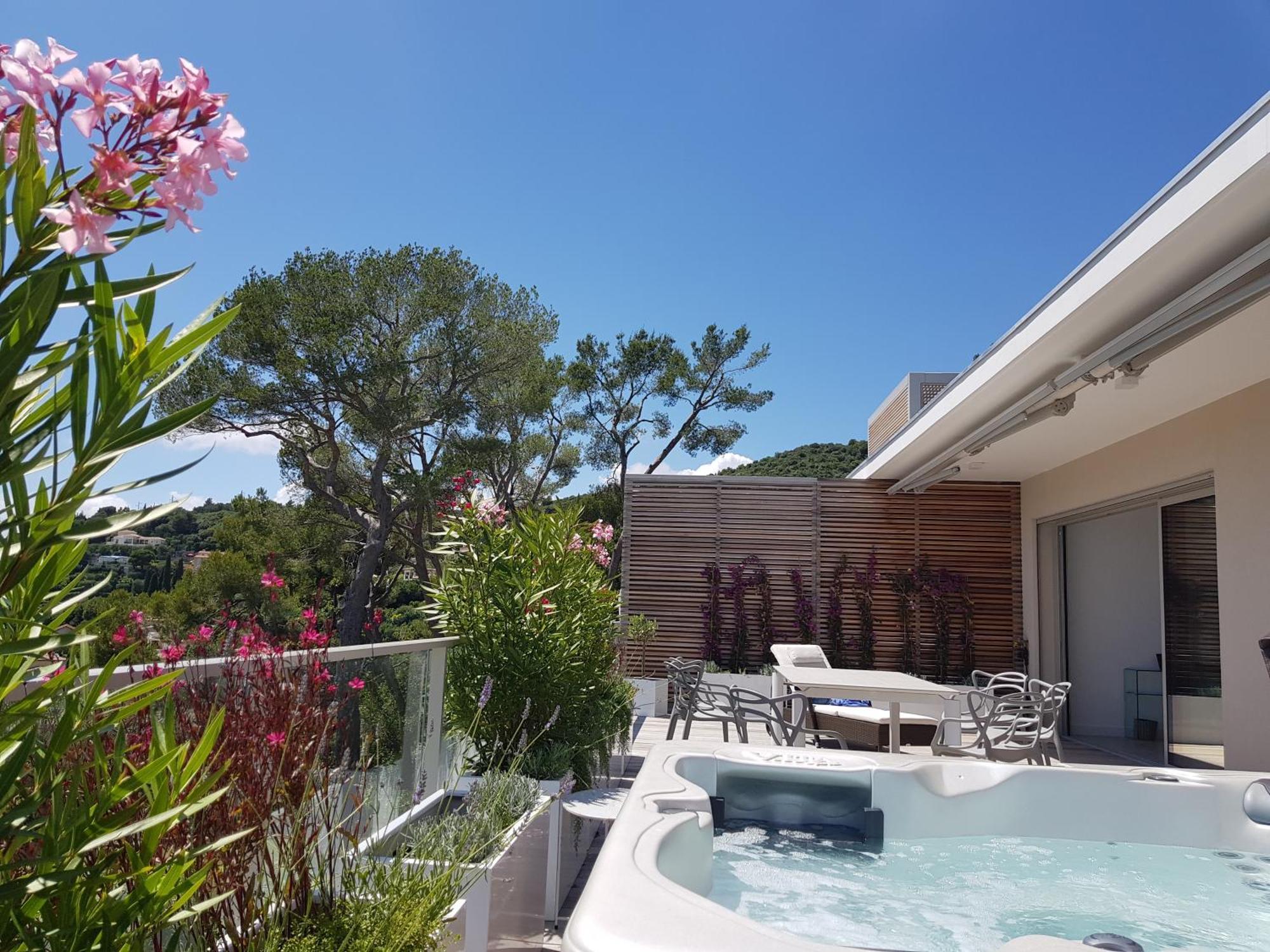 Laconsolate Apartment *