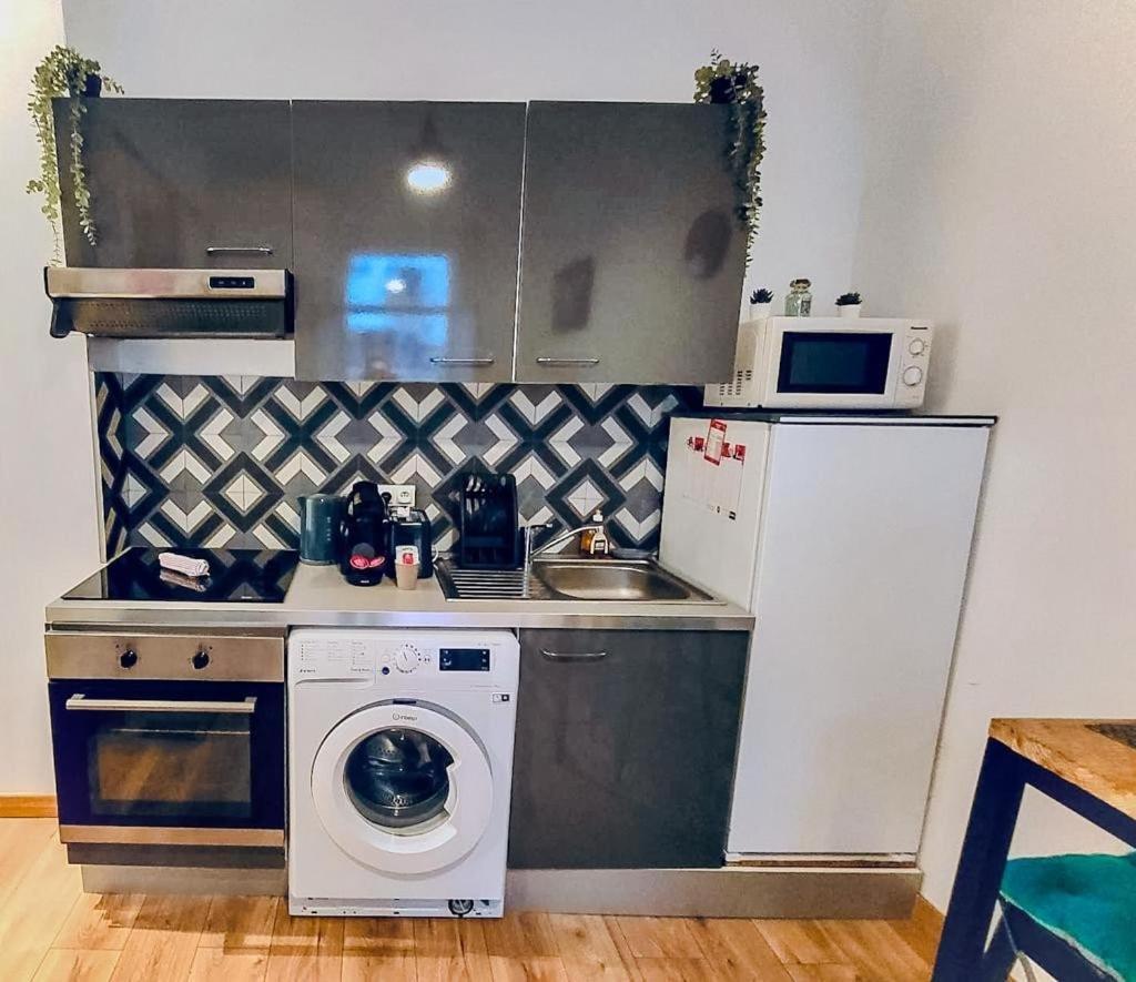 T1 Centre - Ideal Couple & Amis - Confort - Wifi - Calme - Climatisation - Coin Terrasse Nice