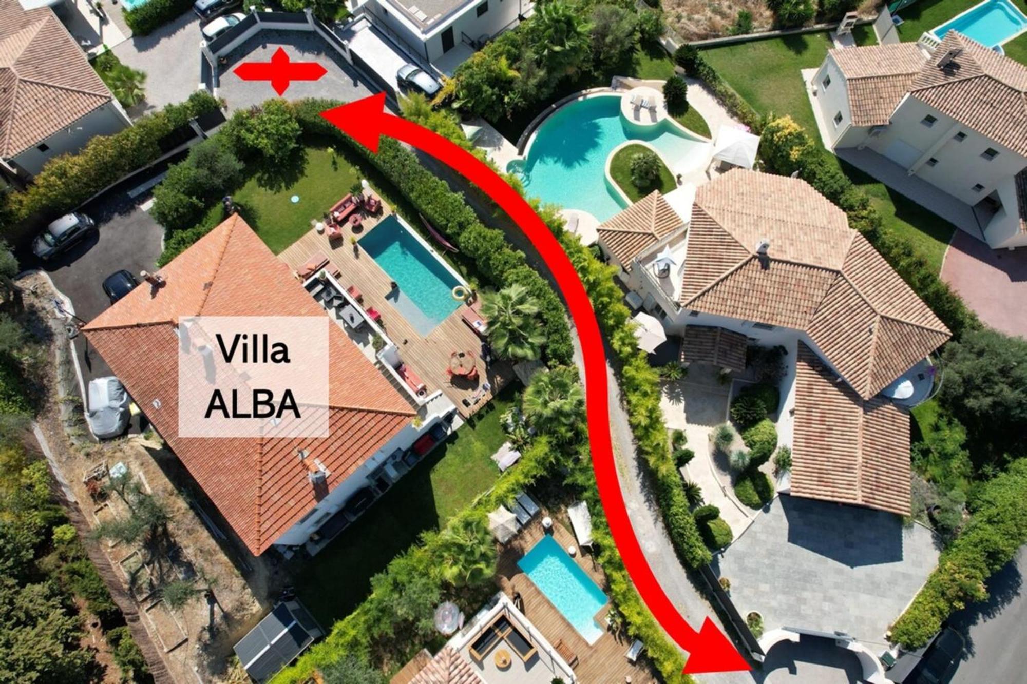Deluxe With Garden Pool And Sea View Holiday home Nice