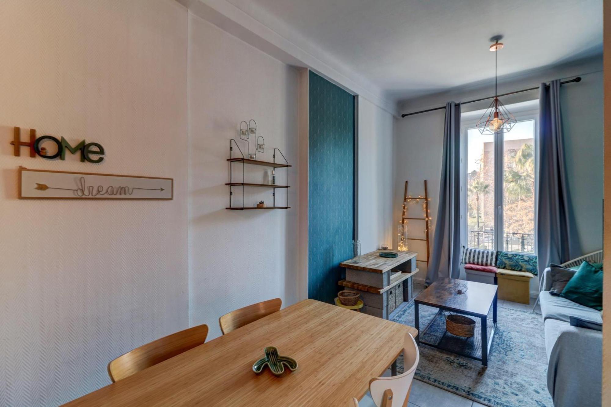 Apartment Lovely 2 Bedroom In With Balcony