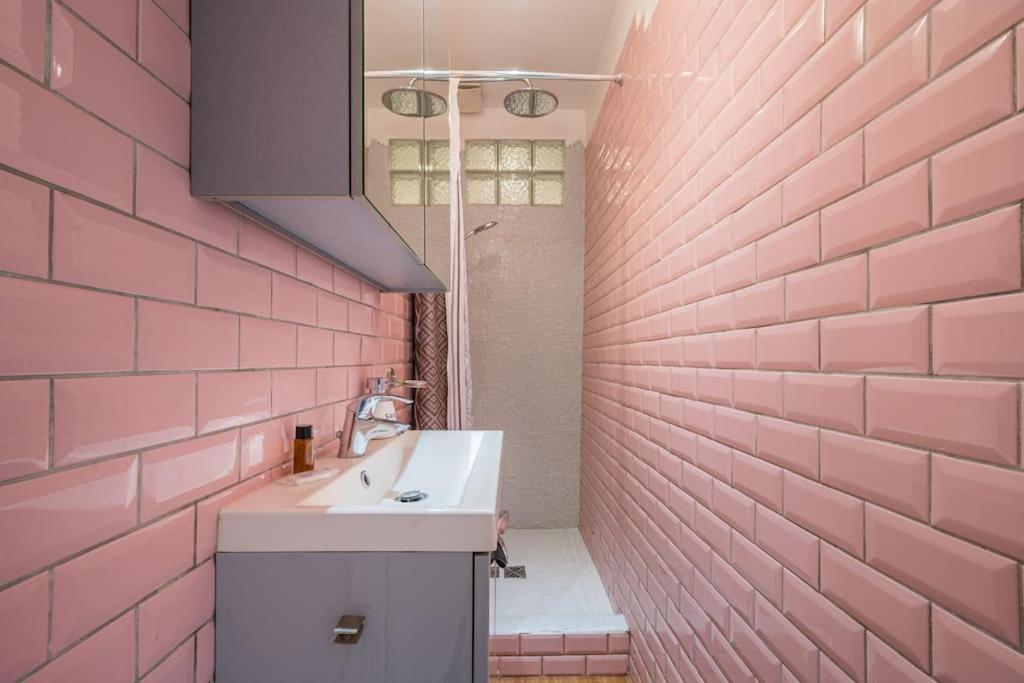 Apartment Lovely 2 Bedroom In With Balcony Nice