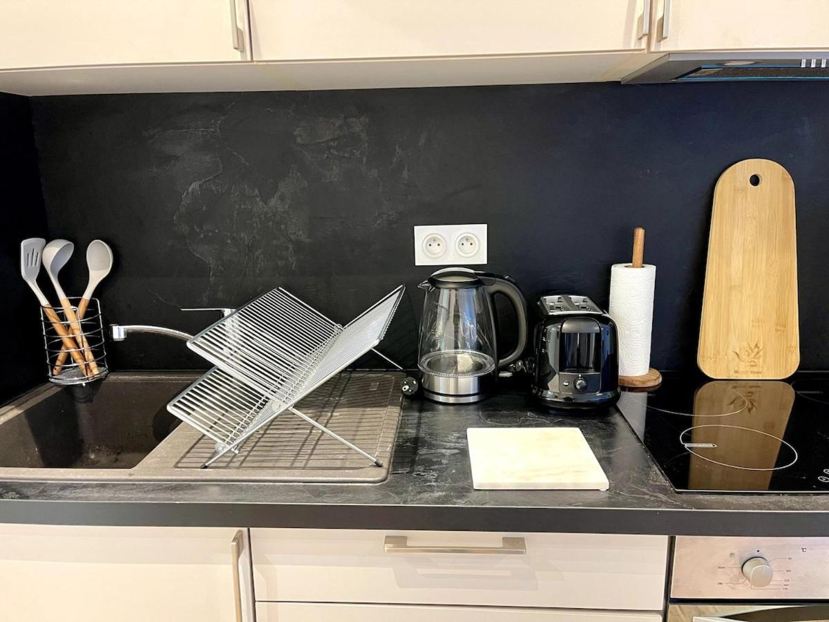 Apartment Joli 2 Pieces Avec Terrasse, Proche Nice