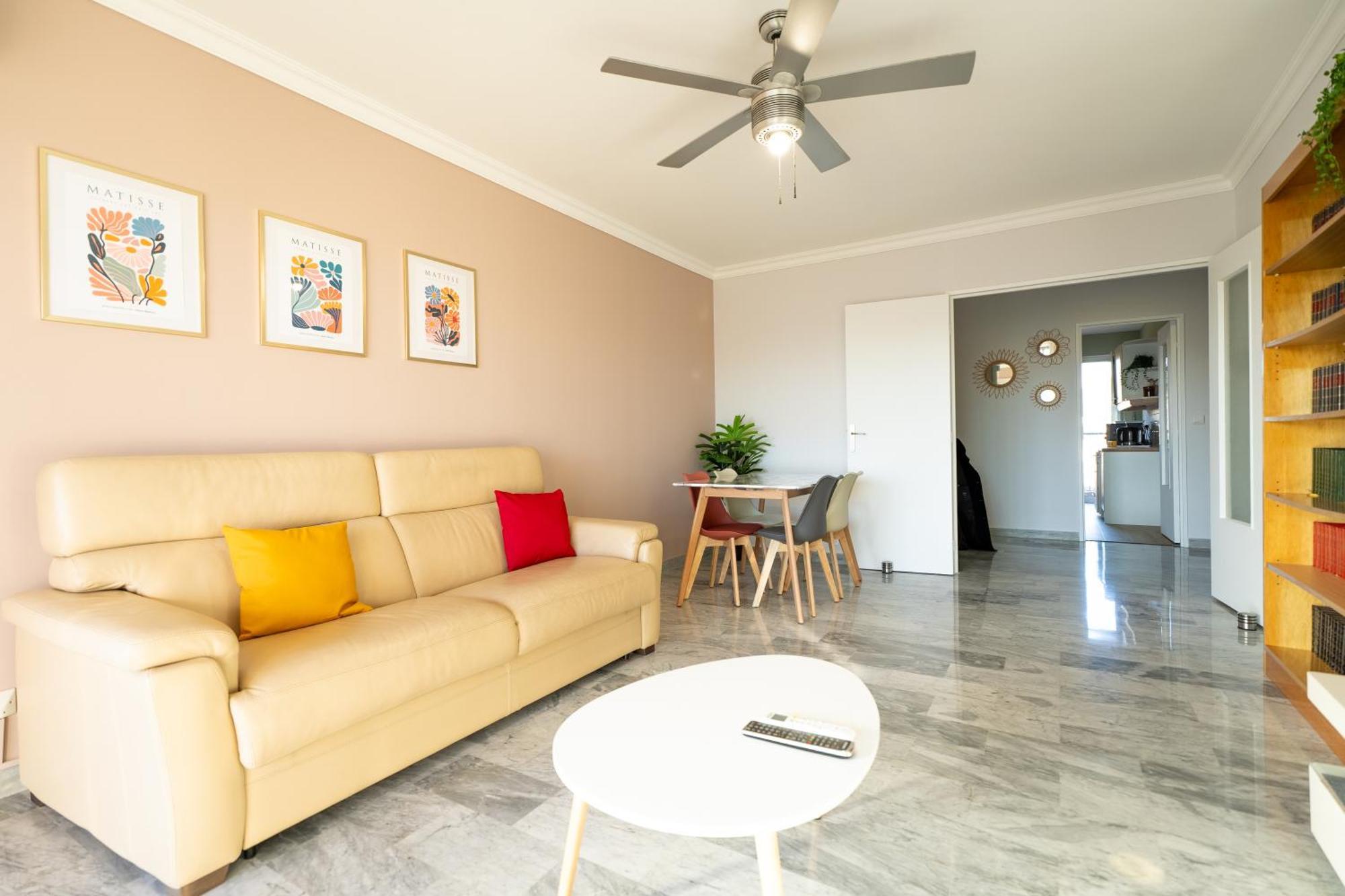 Sea & View Apartment *