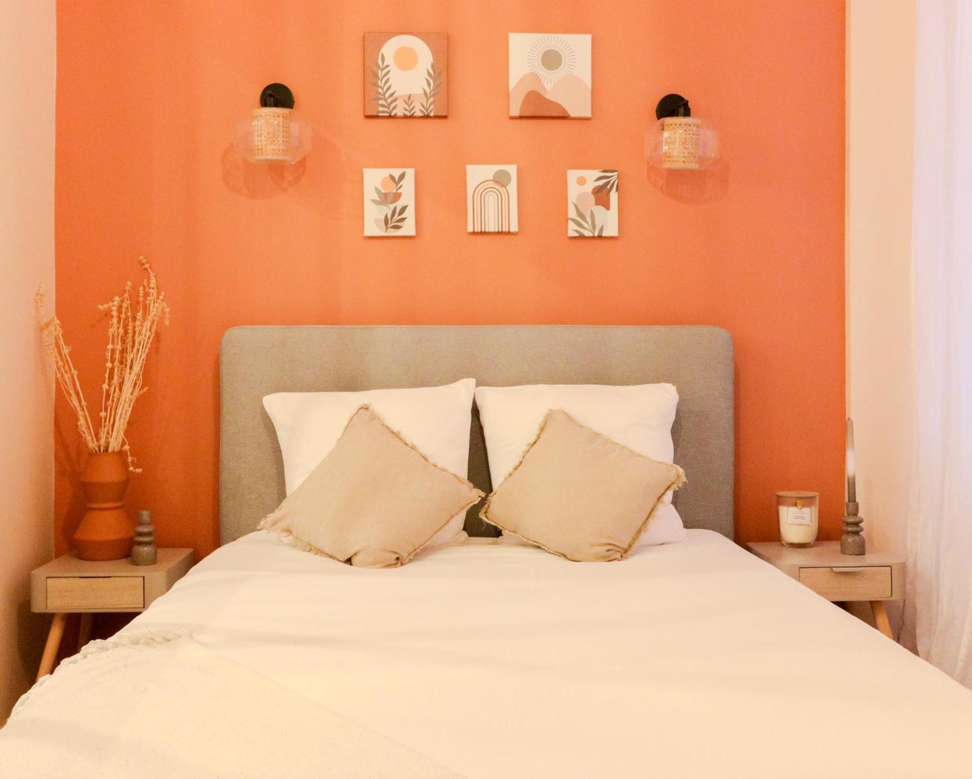 Old Town Place Rossetti Themed 2br Full Air Conditioning