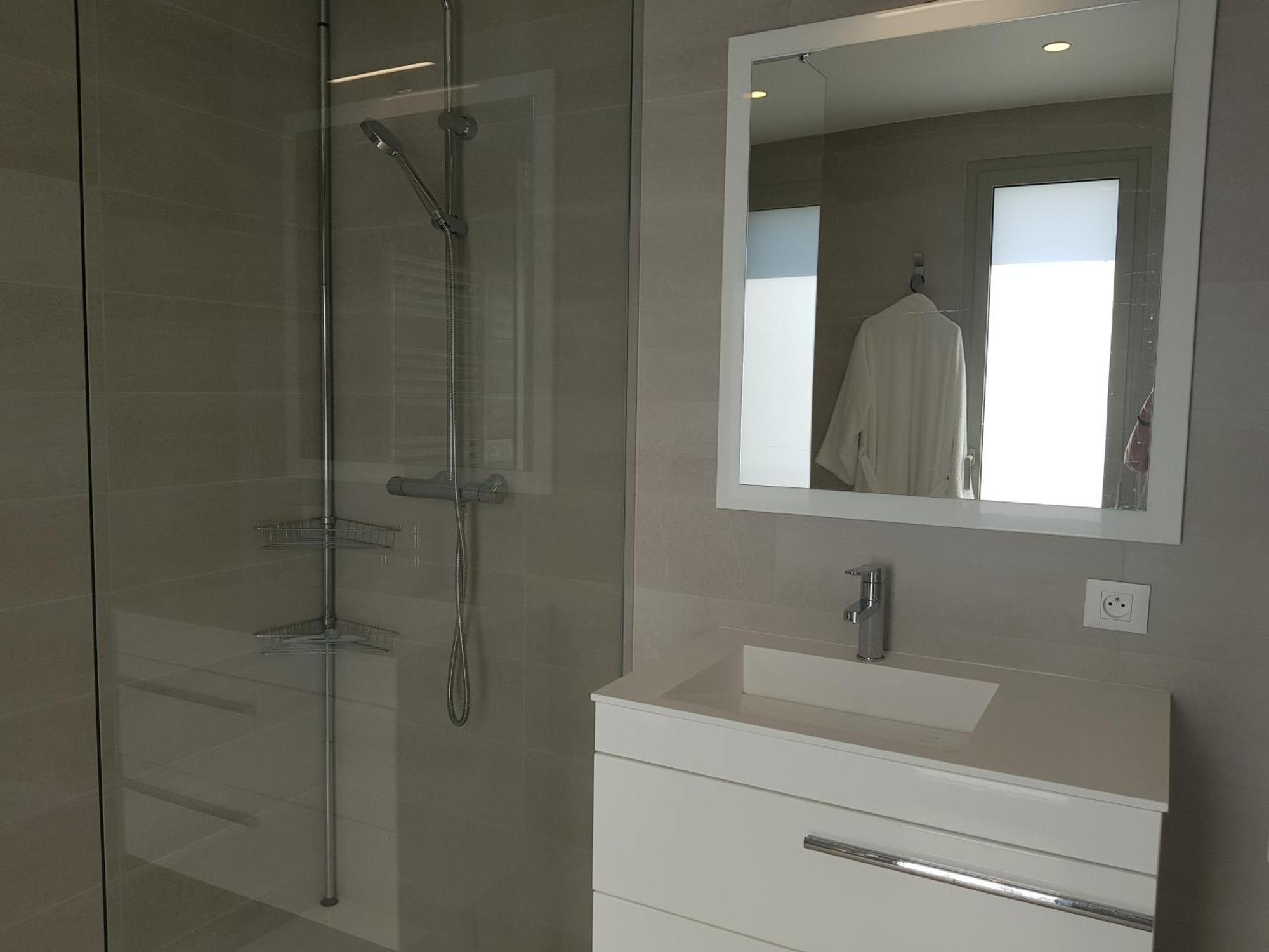 Laconsolate Apartment *