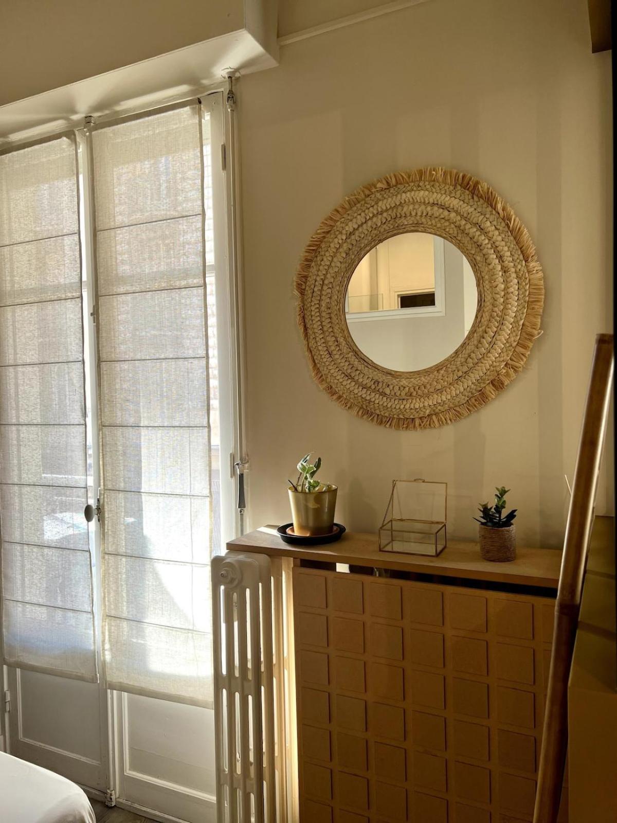 Modern With Balcony And Ac Walk To Tramway Near Center Apartment