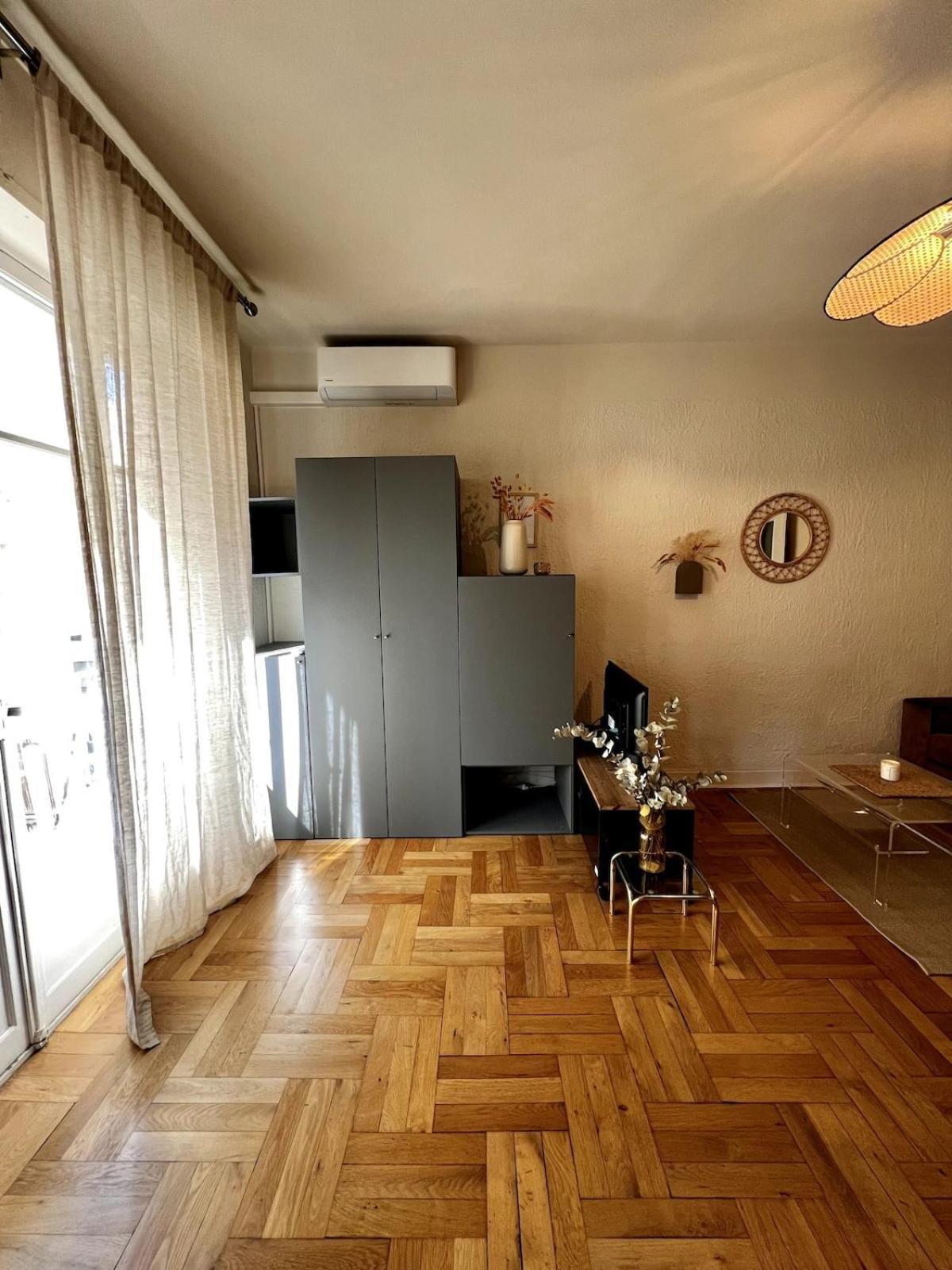 Modern With Balcony And Ac Walk To Tramway Near Center *