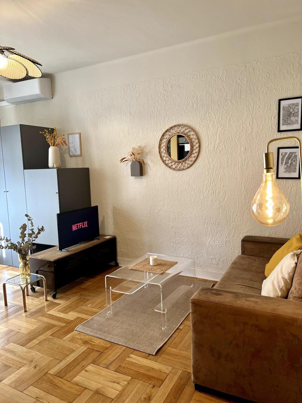 Apartment Modern With Balcony And Ac Walk To Tramway Near Center *