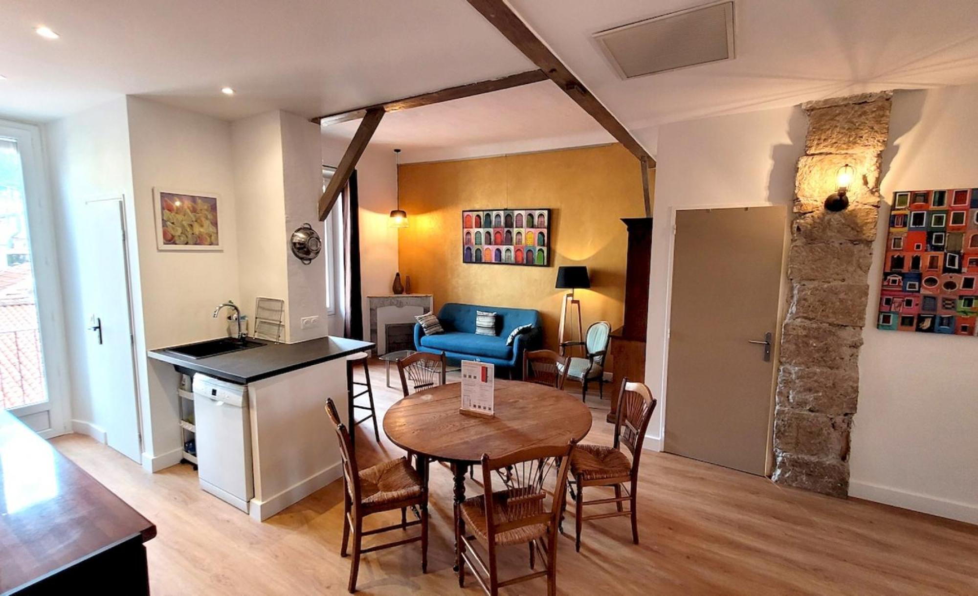 4 Pieces Vieux Garibaldi Apartment