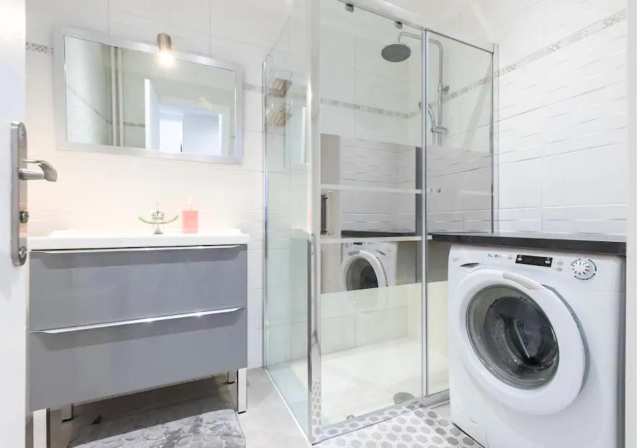 Beautiful & Spacious 2 Bed Near Center Apartment Nice