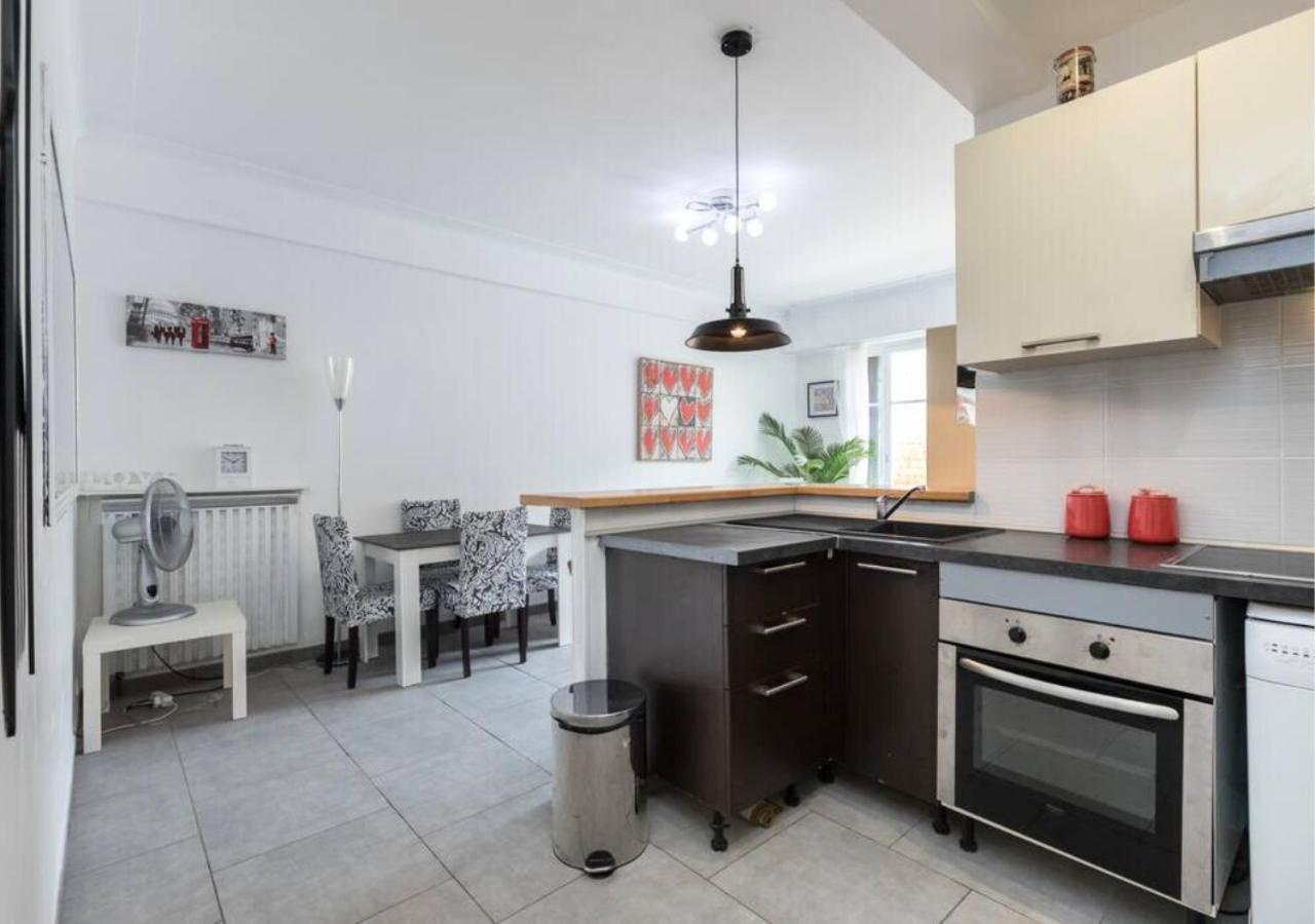 Beautiful & Spacious 2 Bed Near Center *