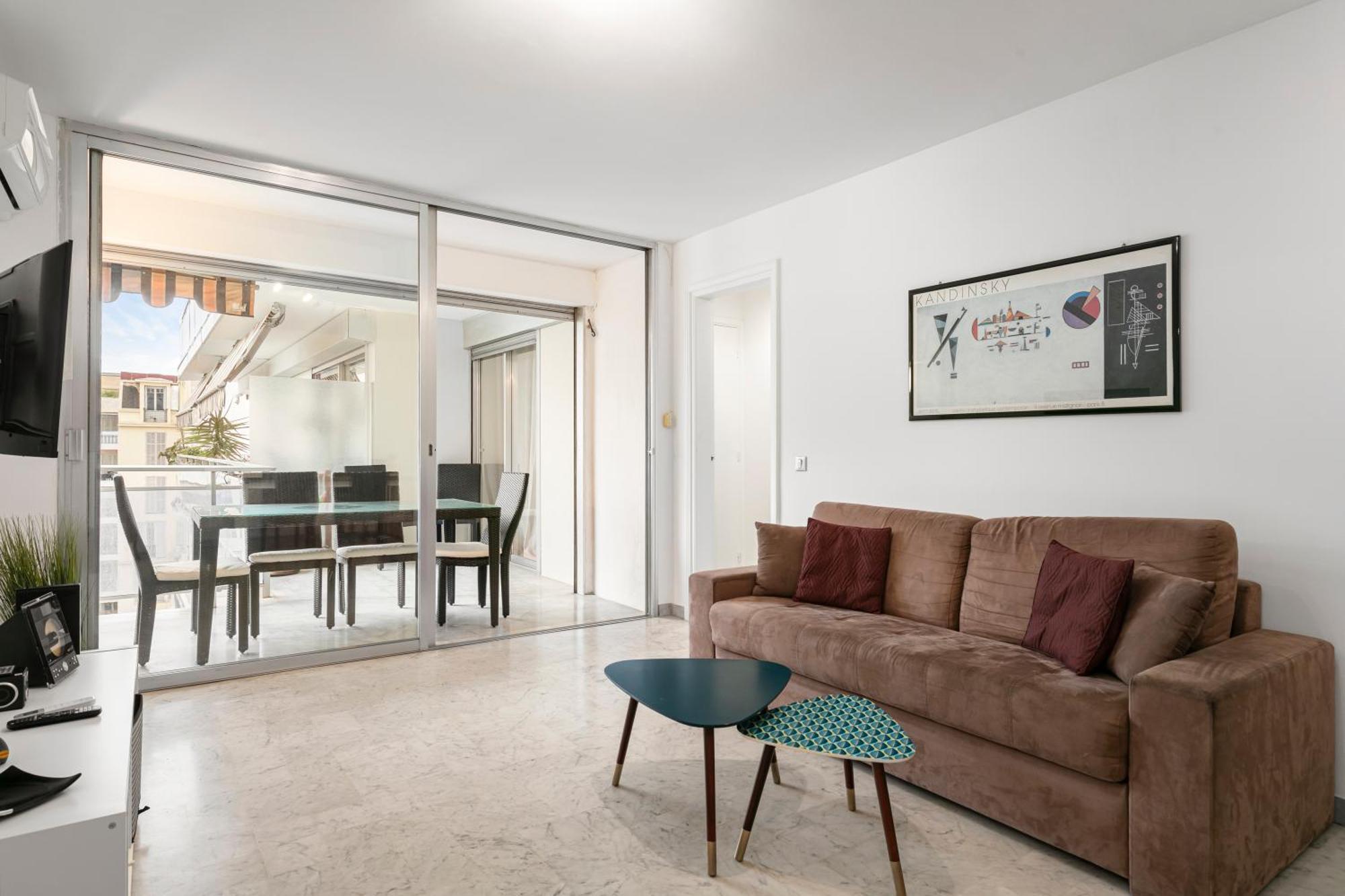 Prestige Fshh Apartment *