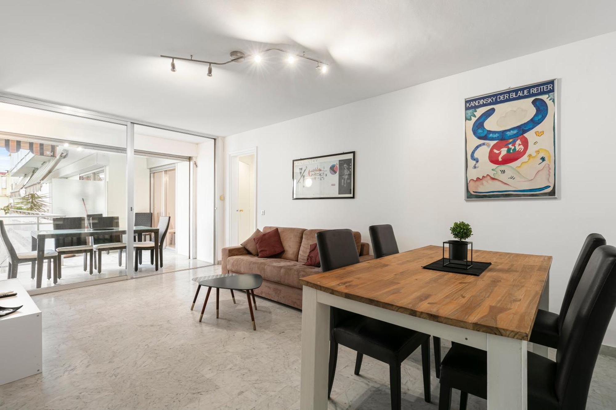 Apartment Prestige Fshh *