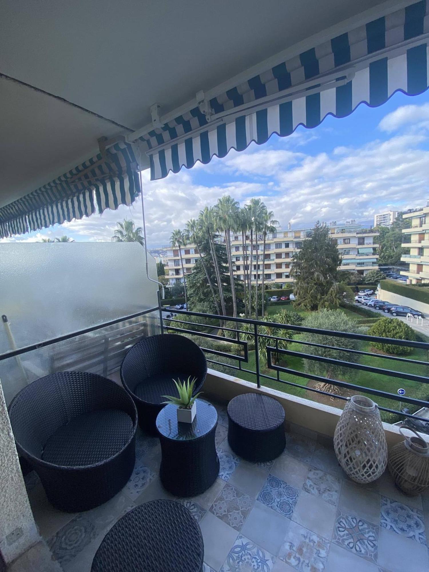 Ouest Caucade- Beautiful 2p, Ac, Clim Apartment
